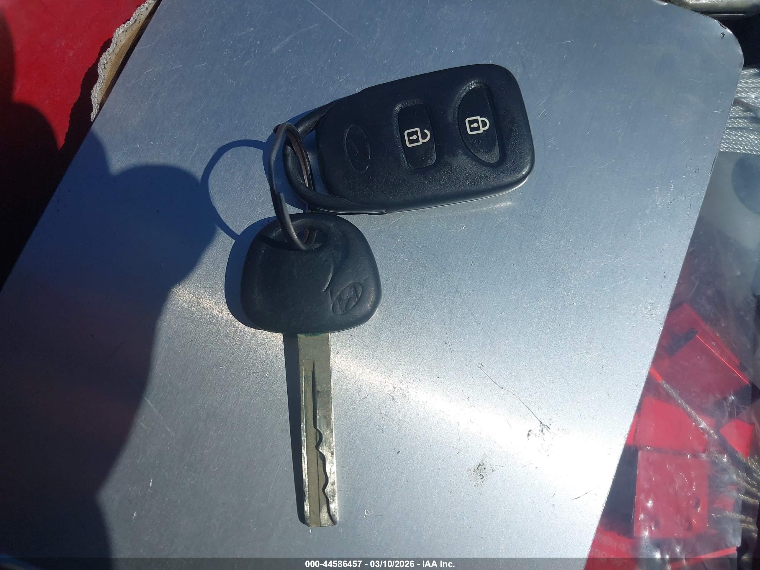 HYUNDAI ACCENT image 11