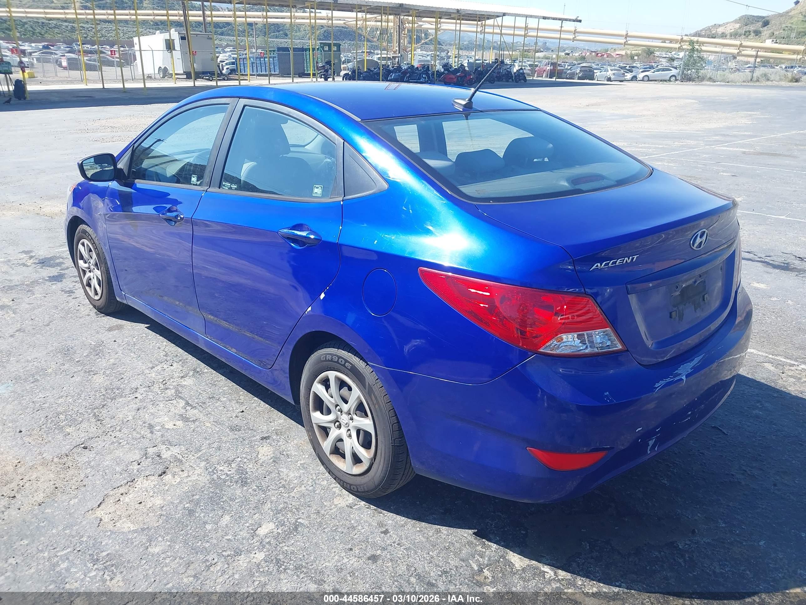 HYUNDAI ACCENT image 3