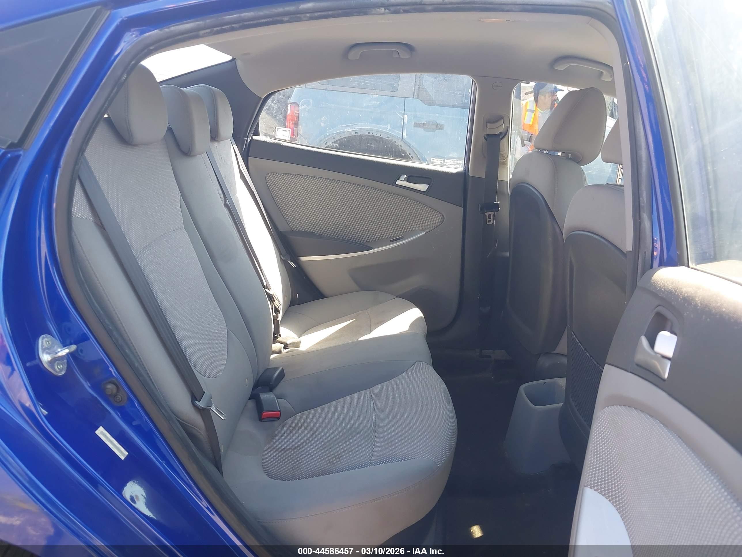 HYUNDAI ACCENT image 8