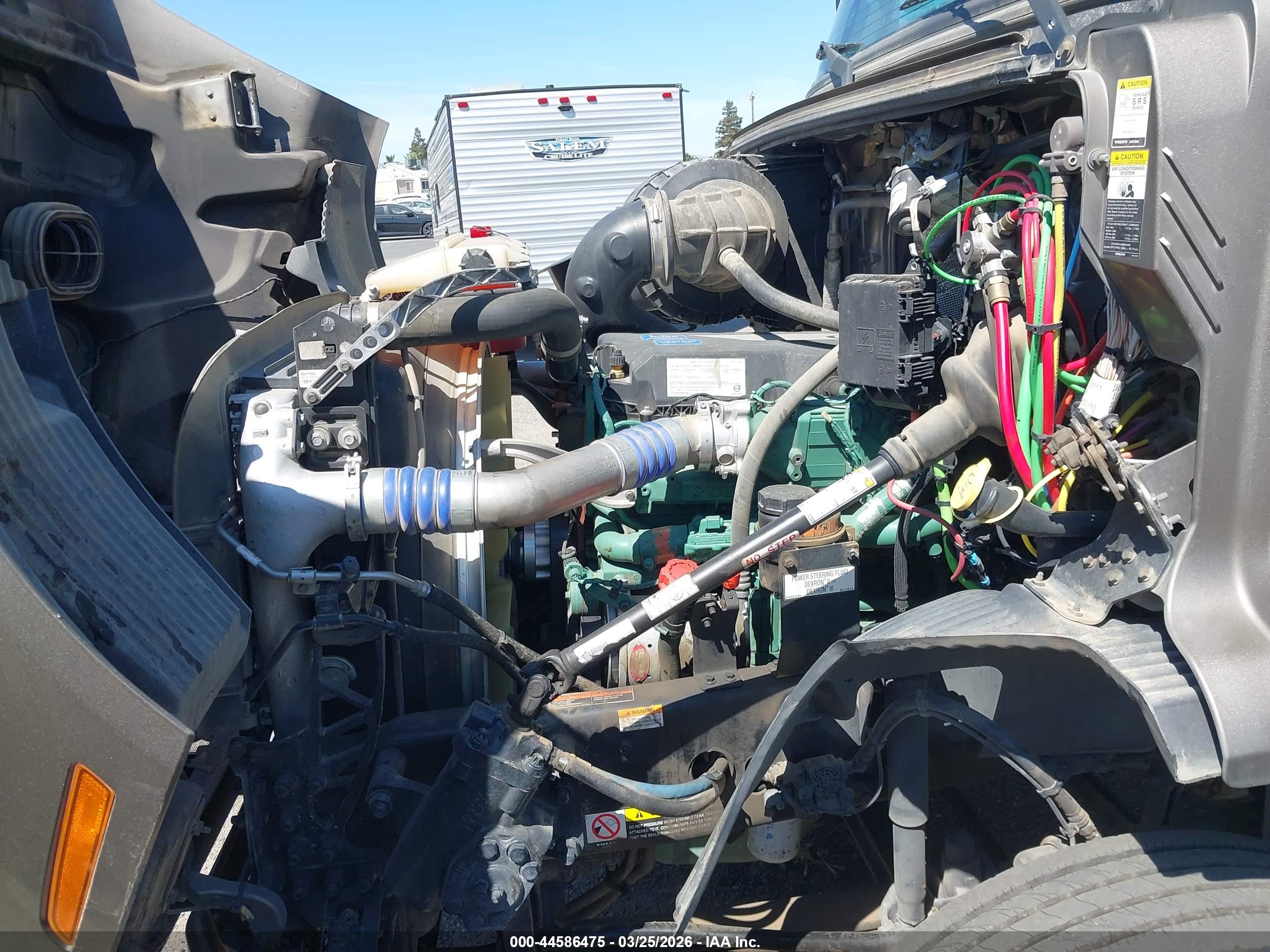 VOLVO VNR image 10