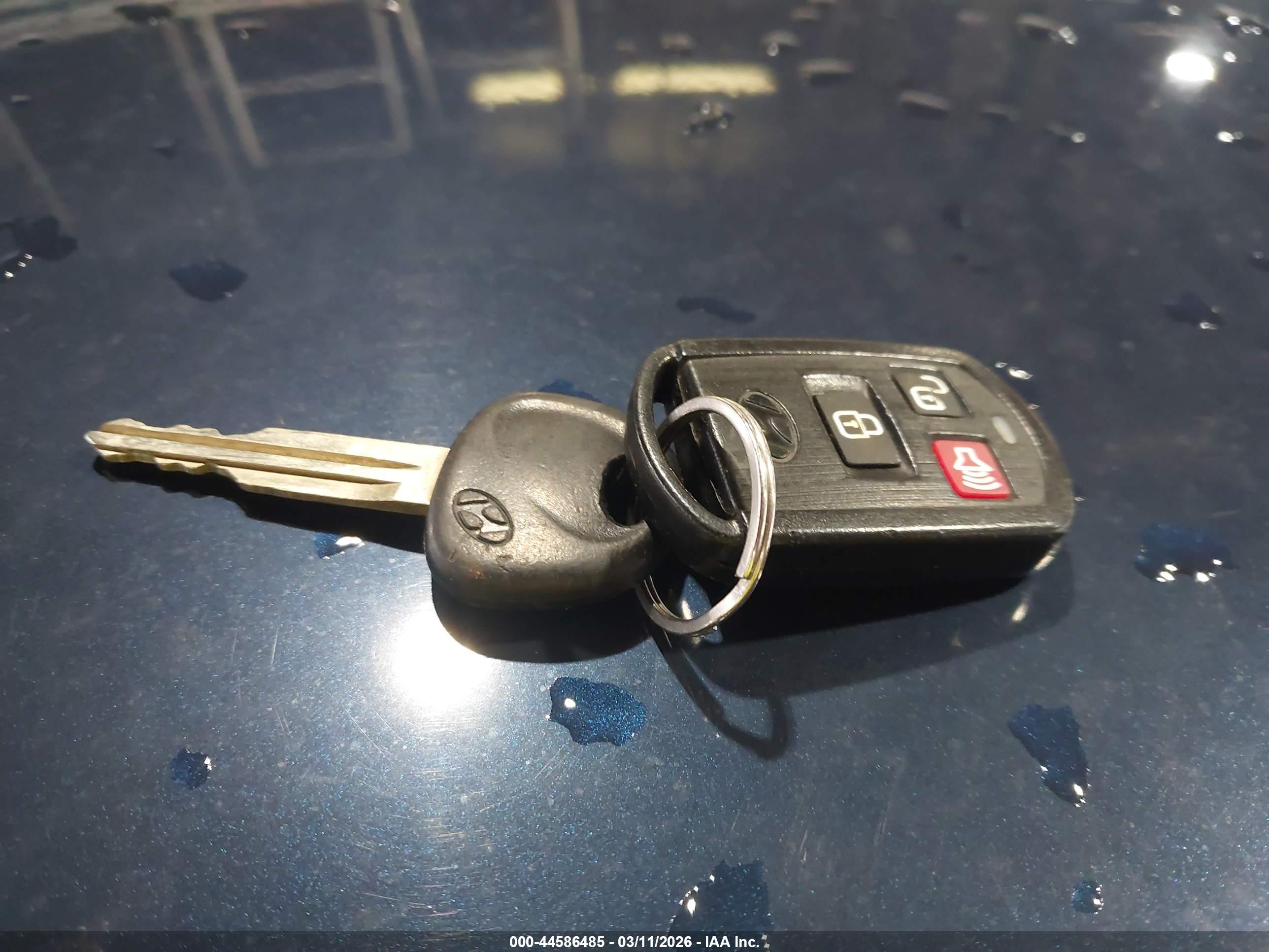 HYUNDAI ELANTRA image 11