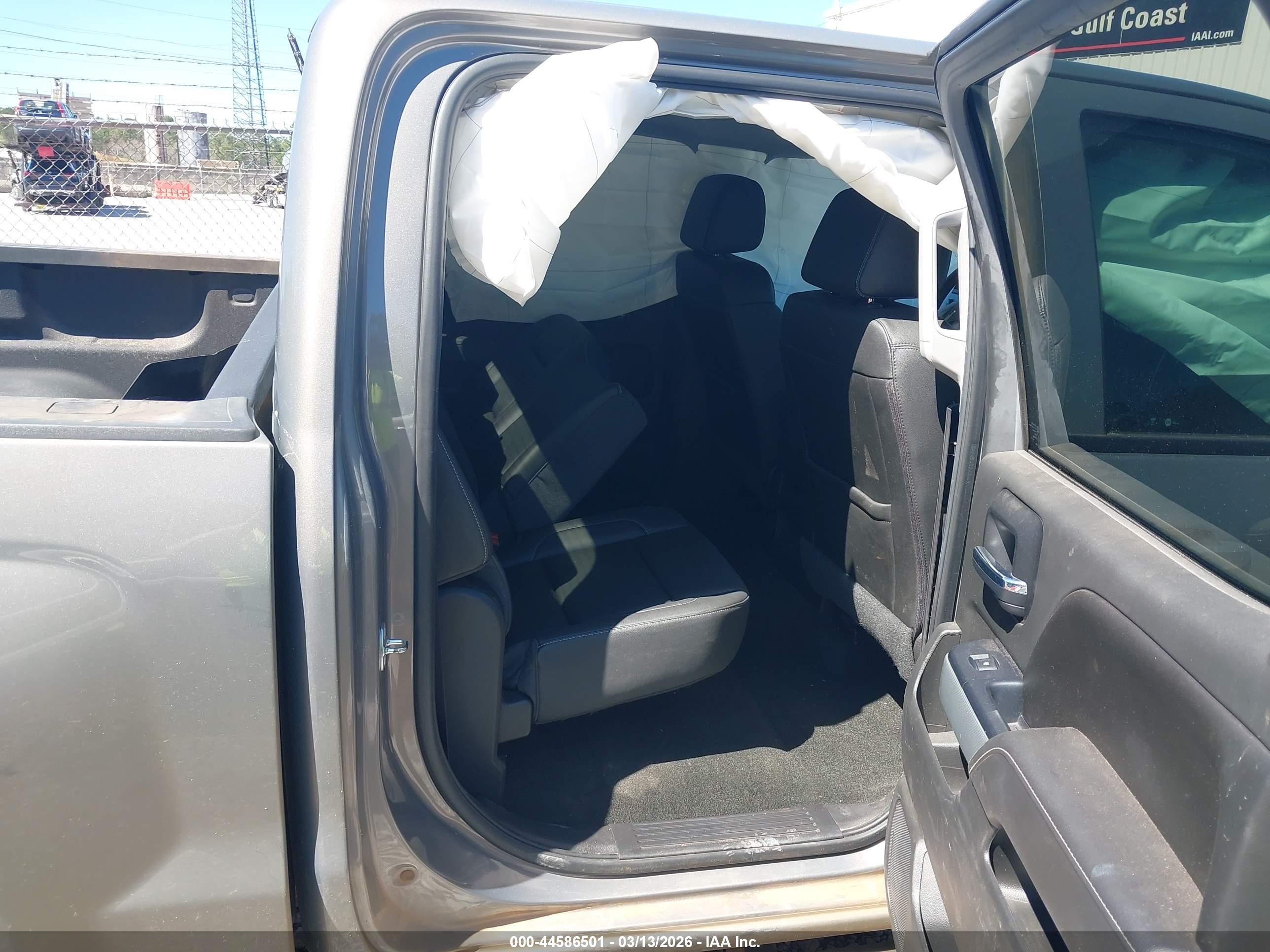 CHEVROLET SILVERADO image 8