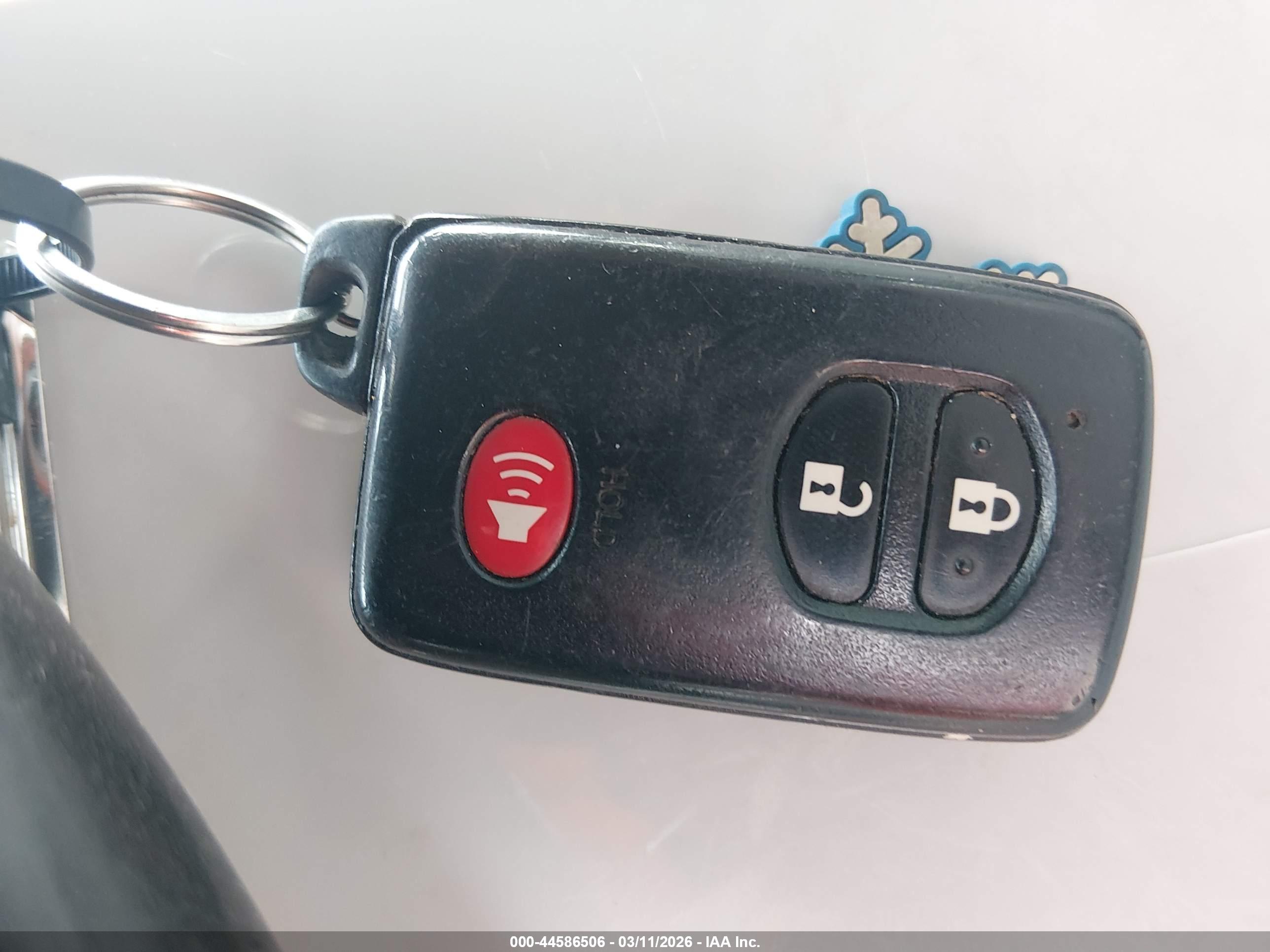 TOYOTA PRIUS image 11