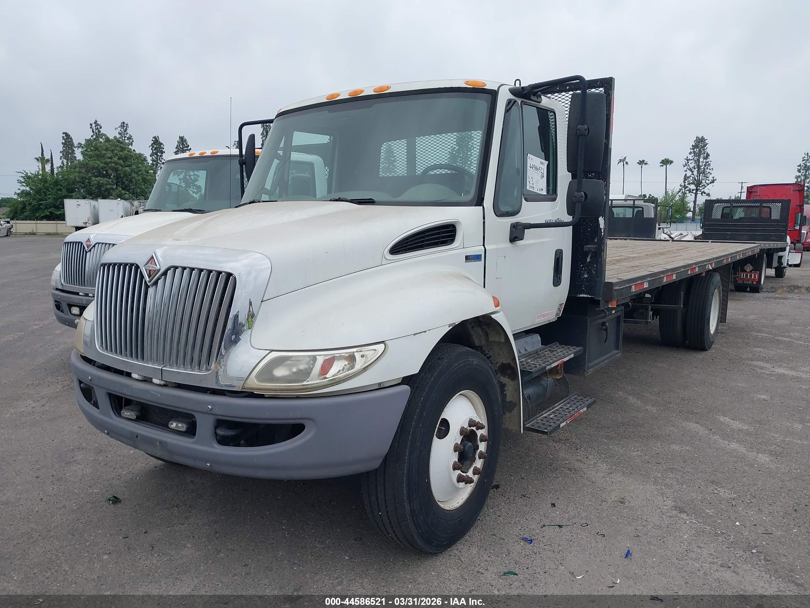 INTERNATIONAL 4000 image 2