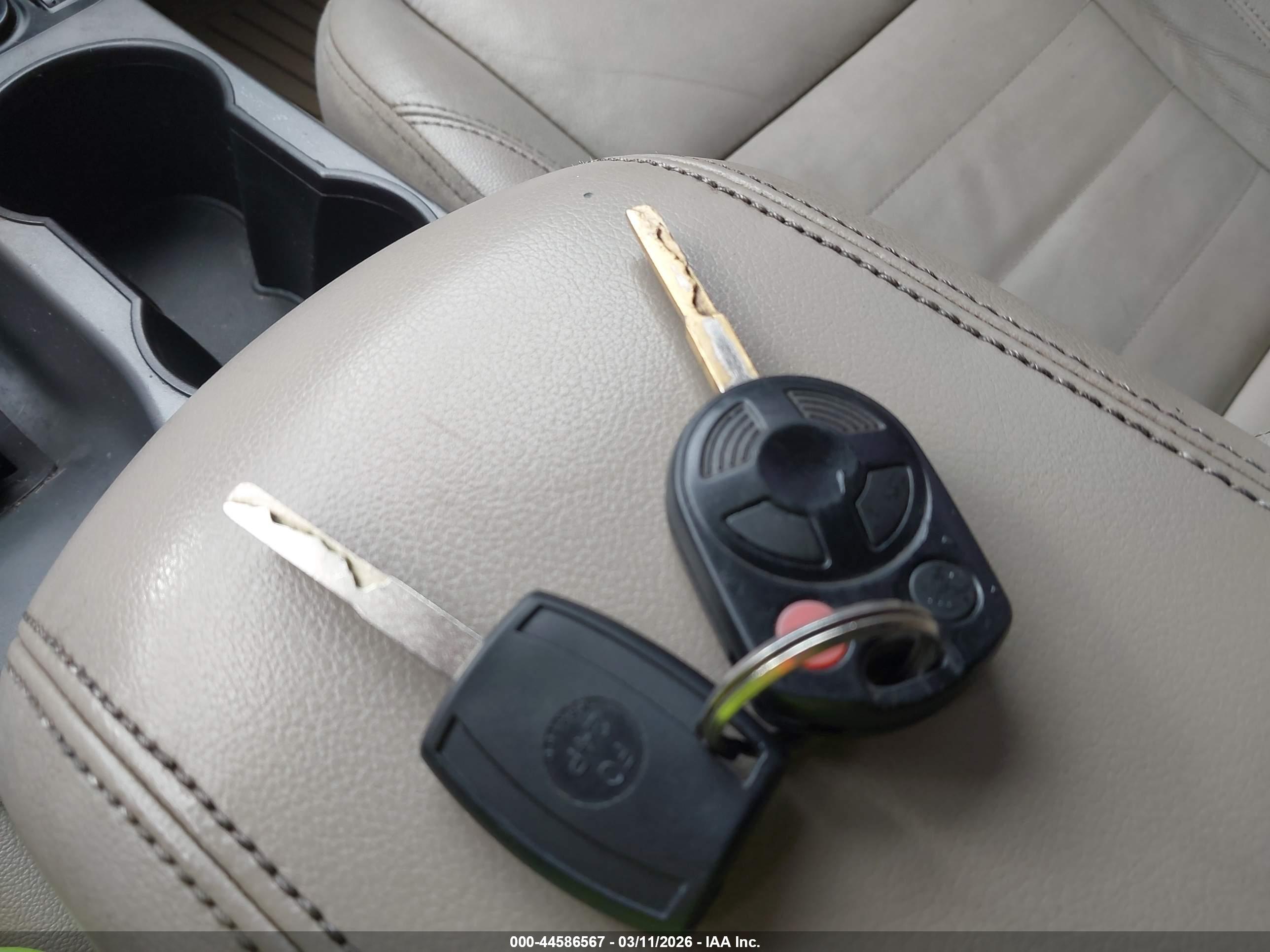 FORD ESCAPE image 11