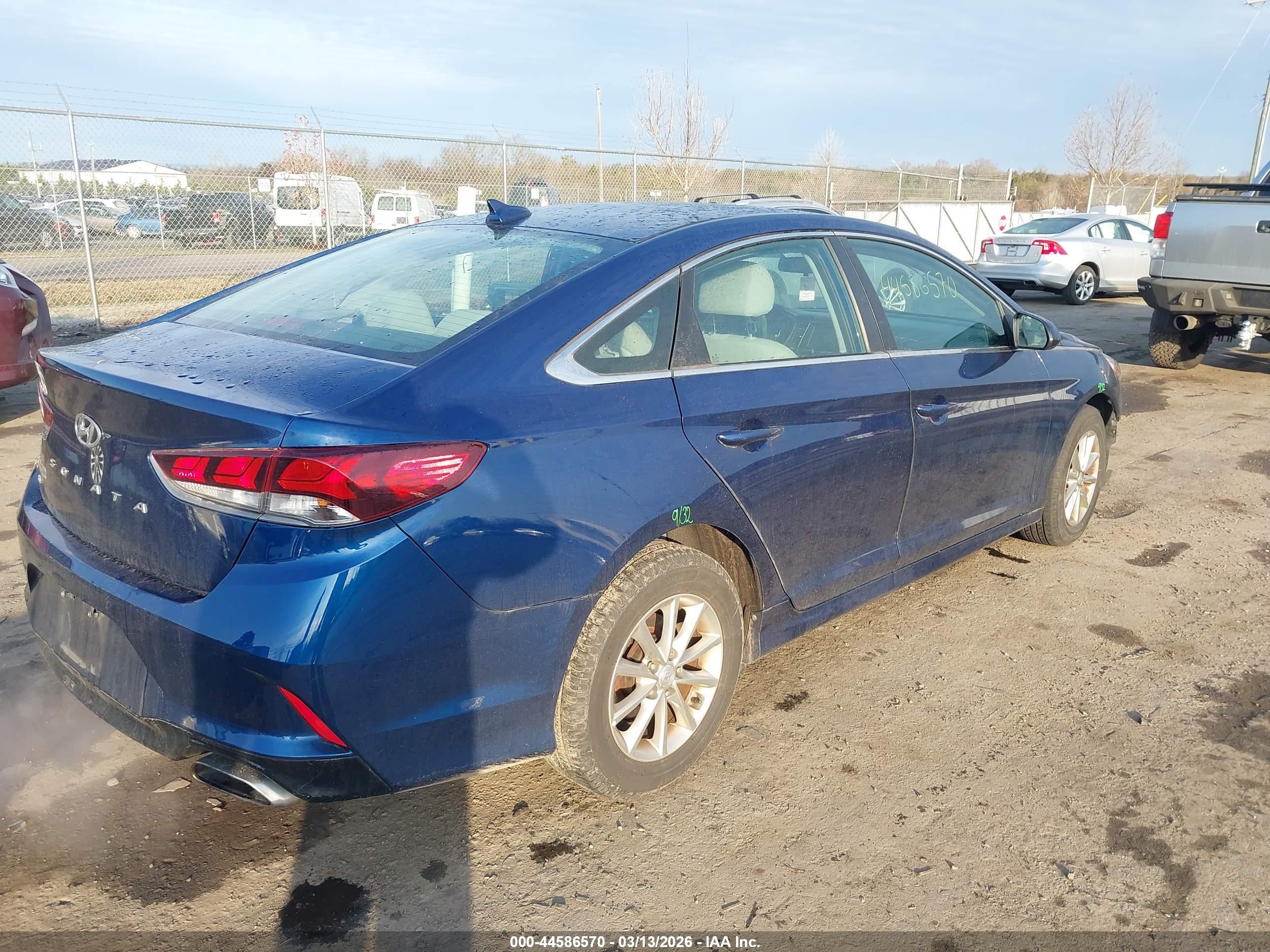 HYUNDAI SONATA image 4