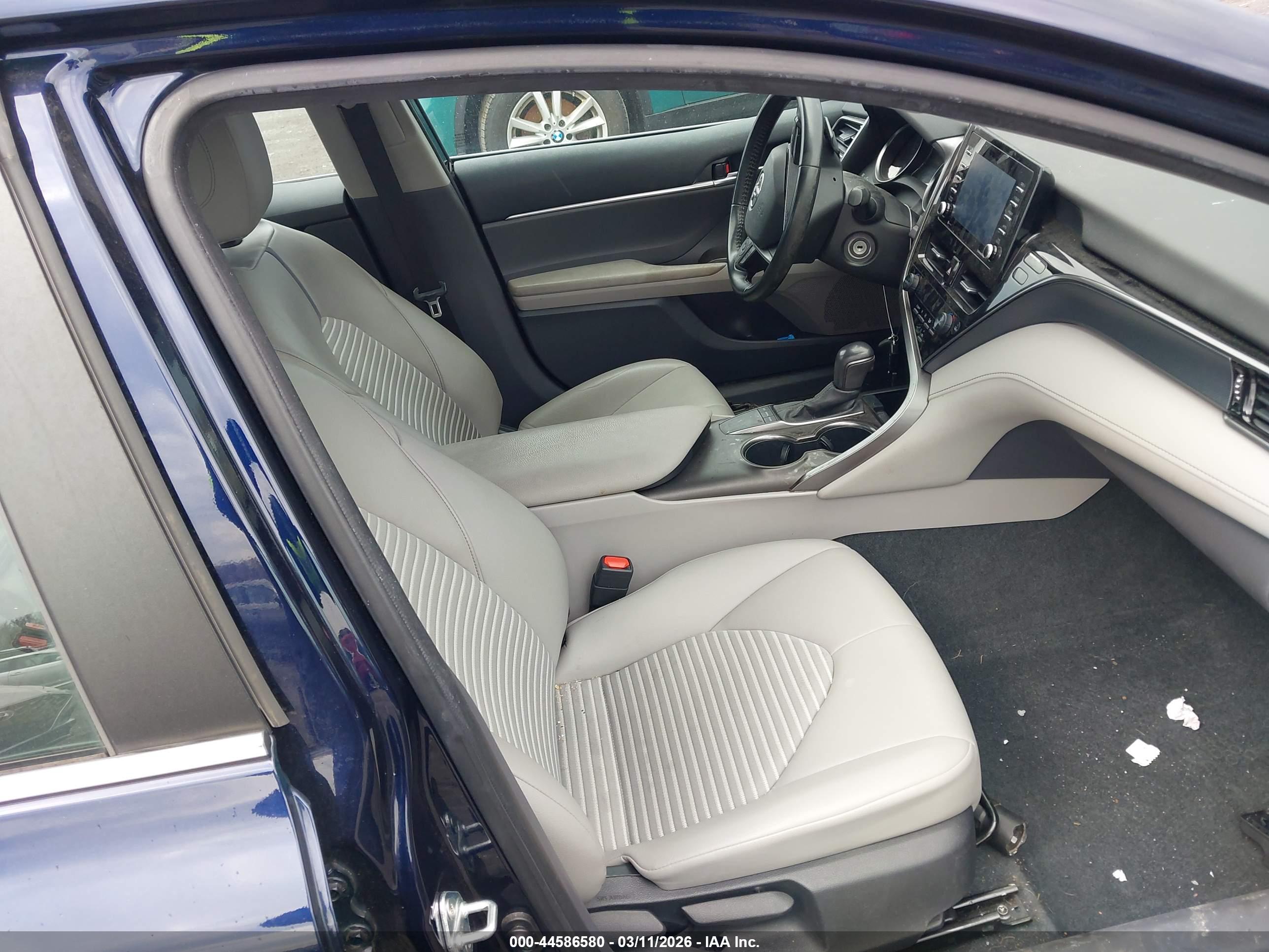 TOYOTA CAMRY image 5