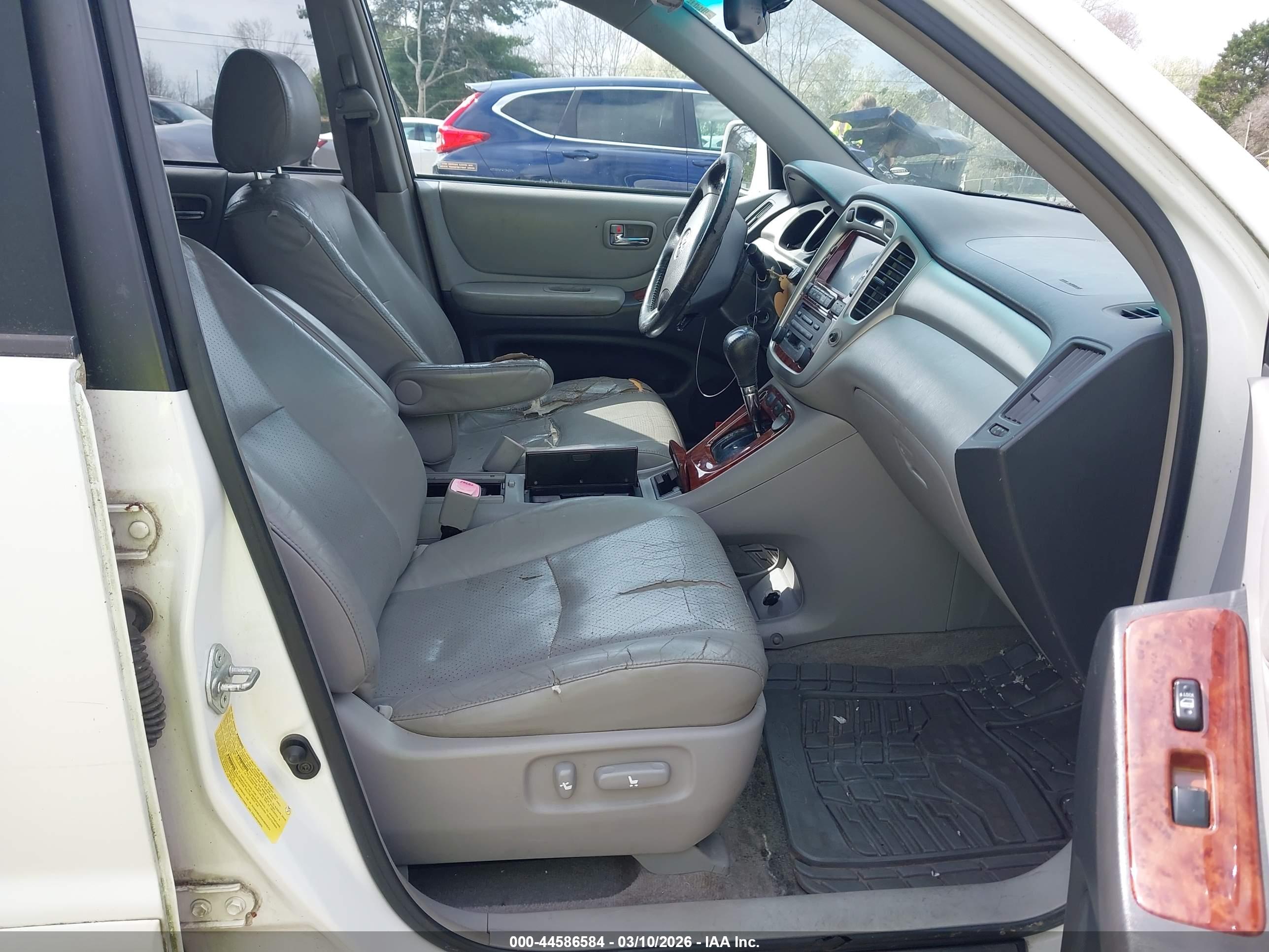 TOYOTA HIGHLANDER image 5