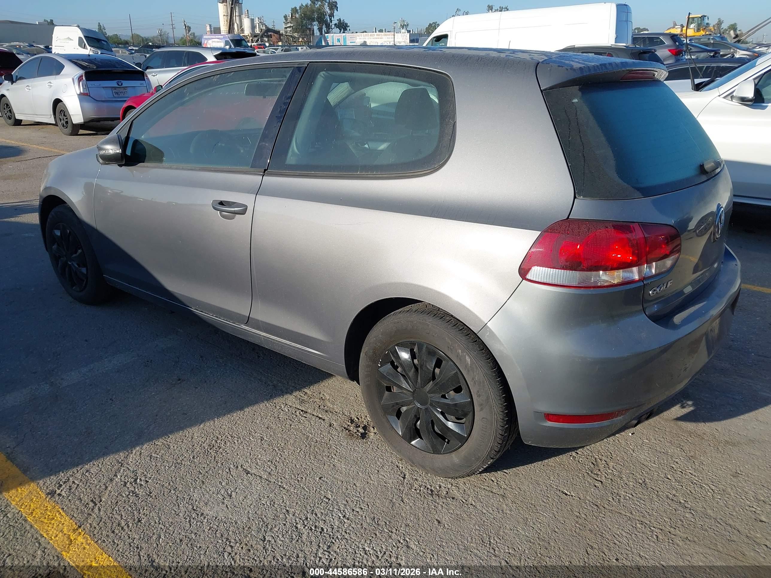 VOLKSWAGEN GOLF image 3