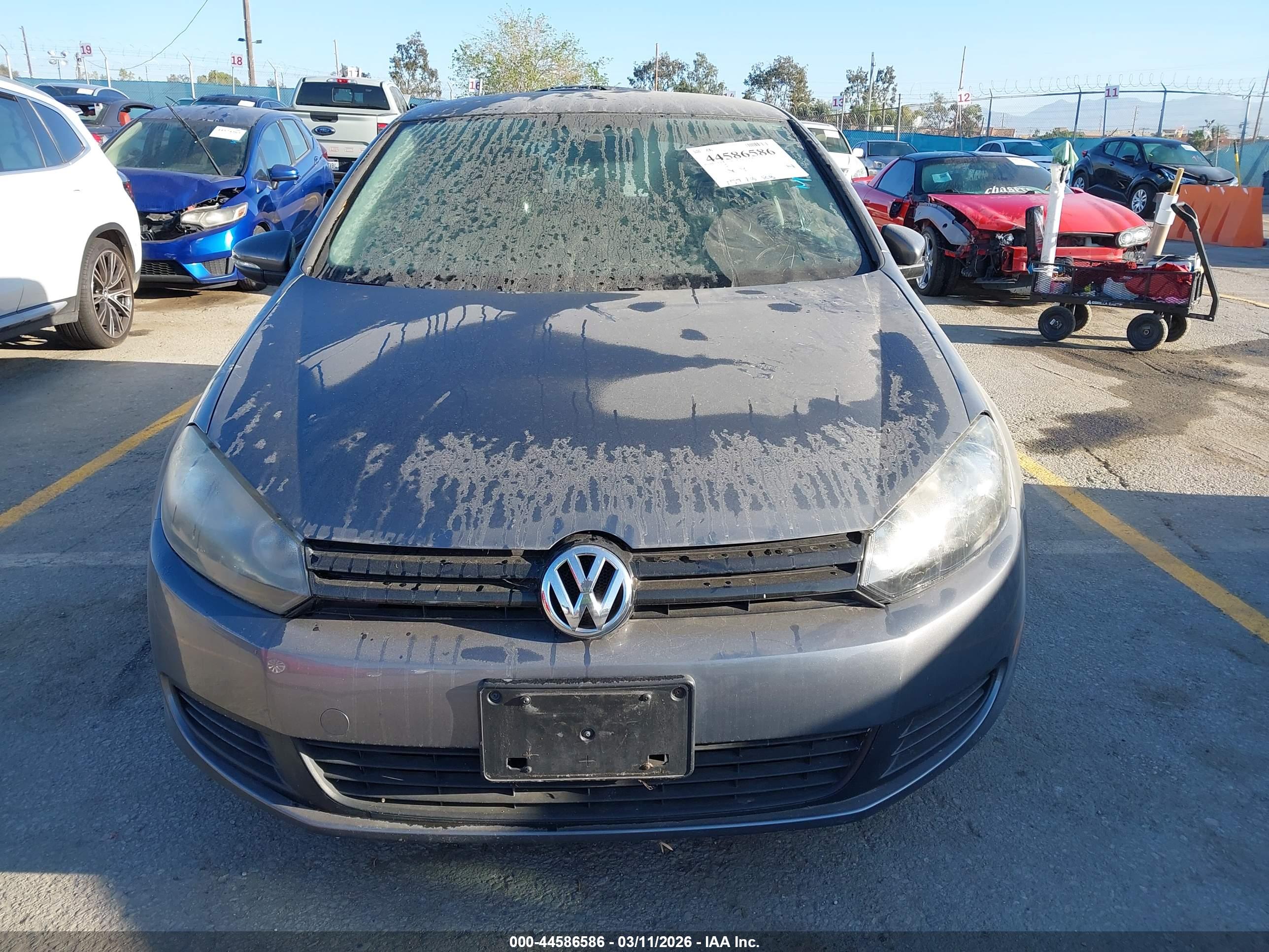 VOLKSWAGEN GOLF image 6
