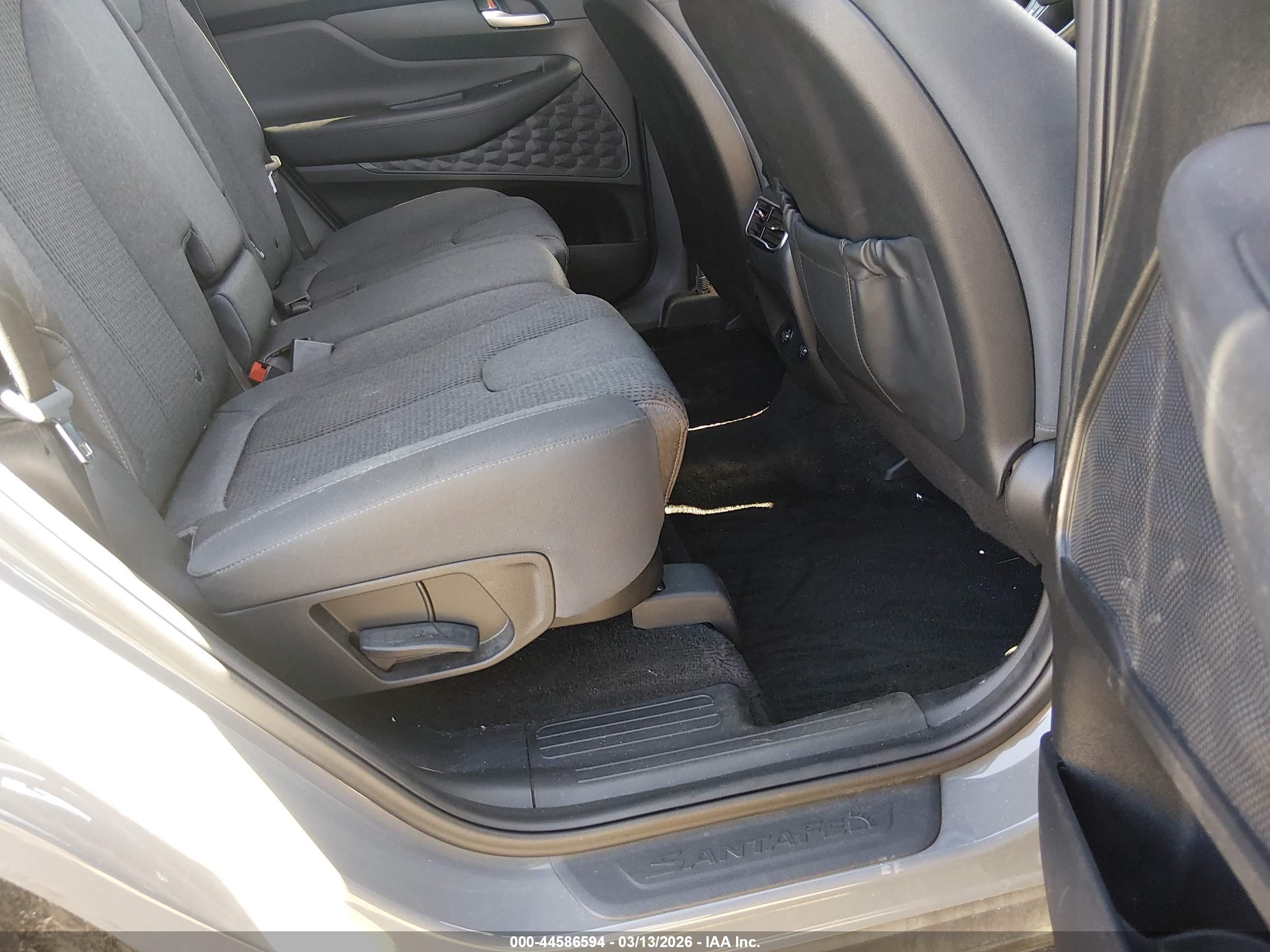 HYUNDAI SANTA image 8