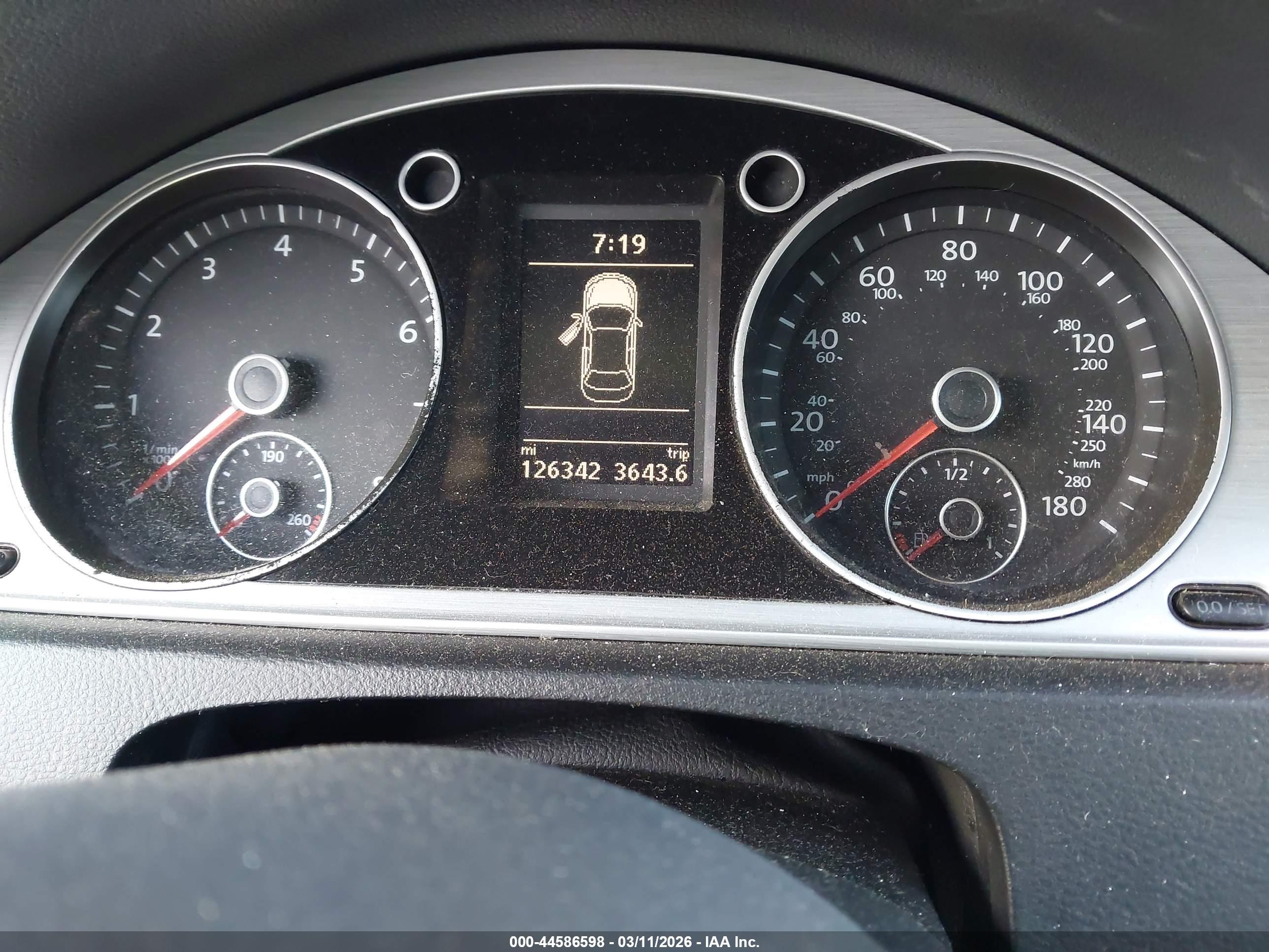 VOLKSWAGEN CC image 7