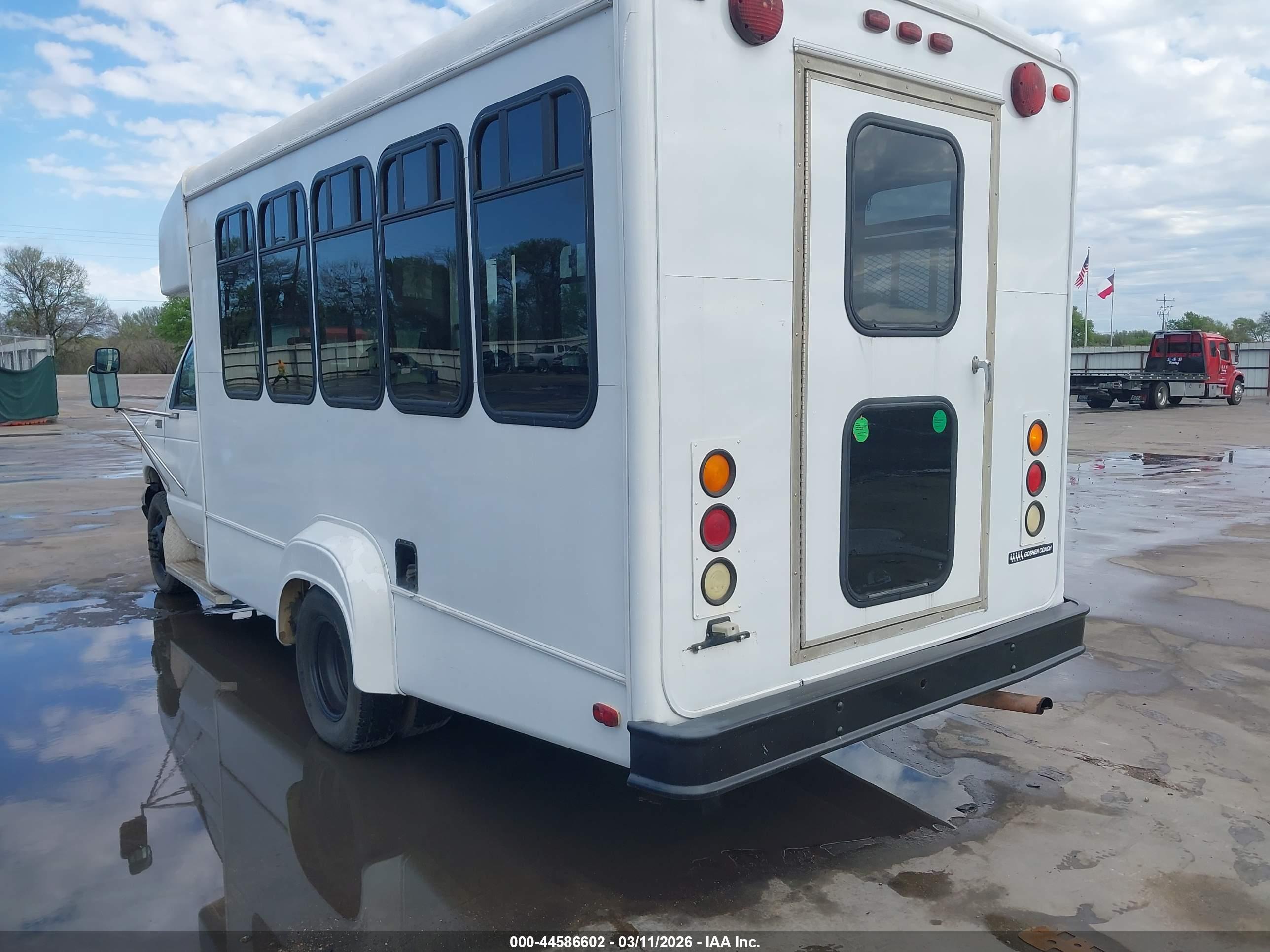 FORD E-350 image 3