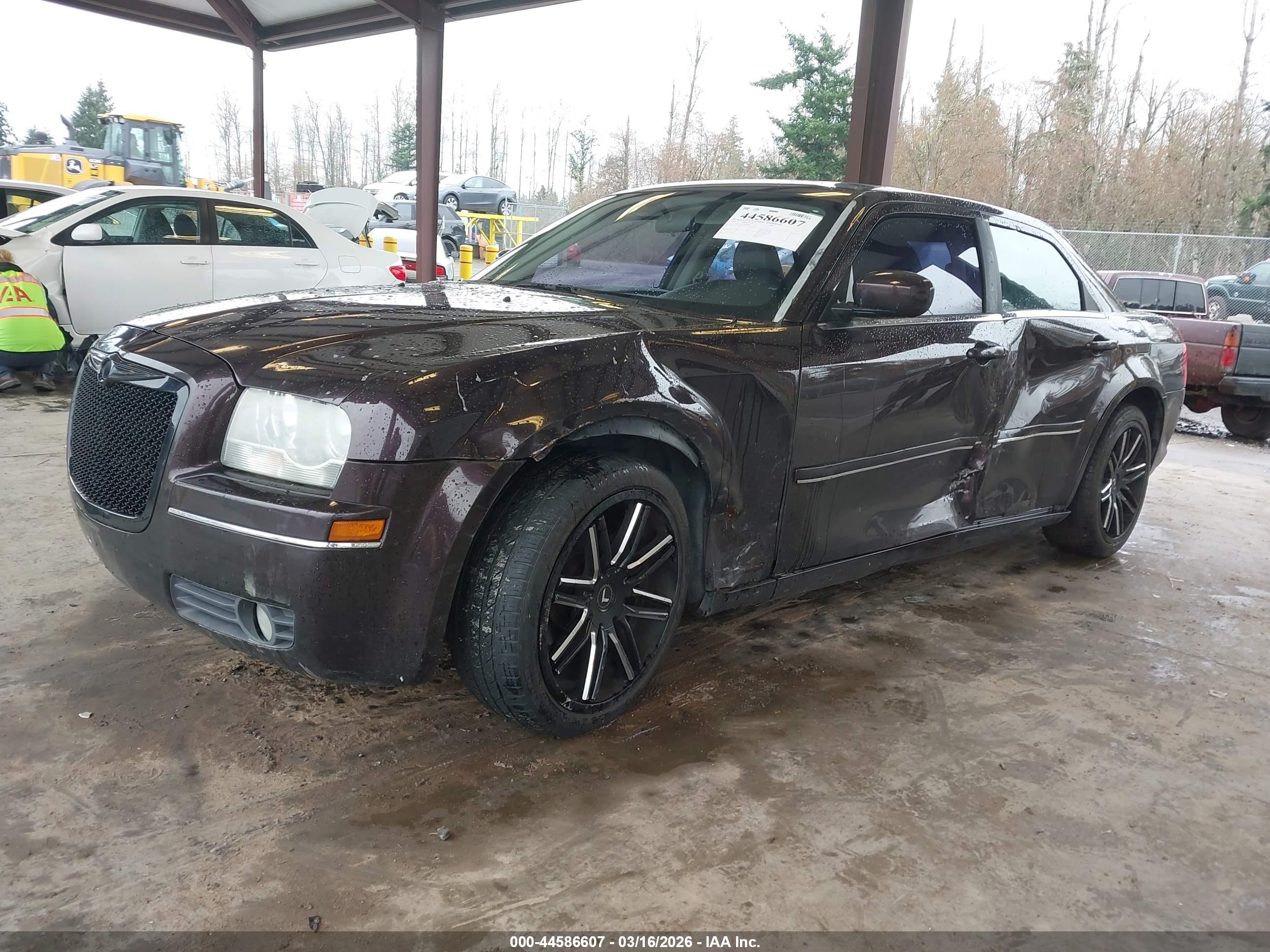 CHRYSLER 300 image 2
