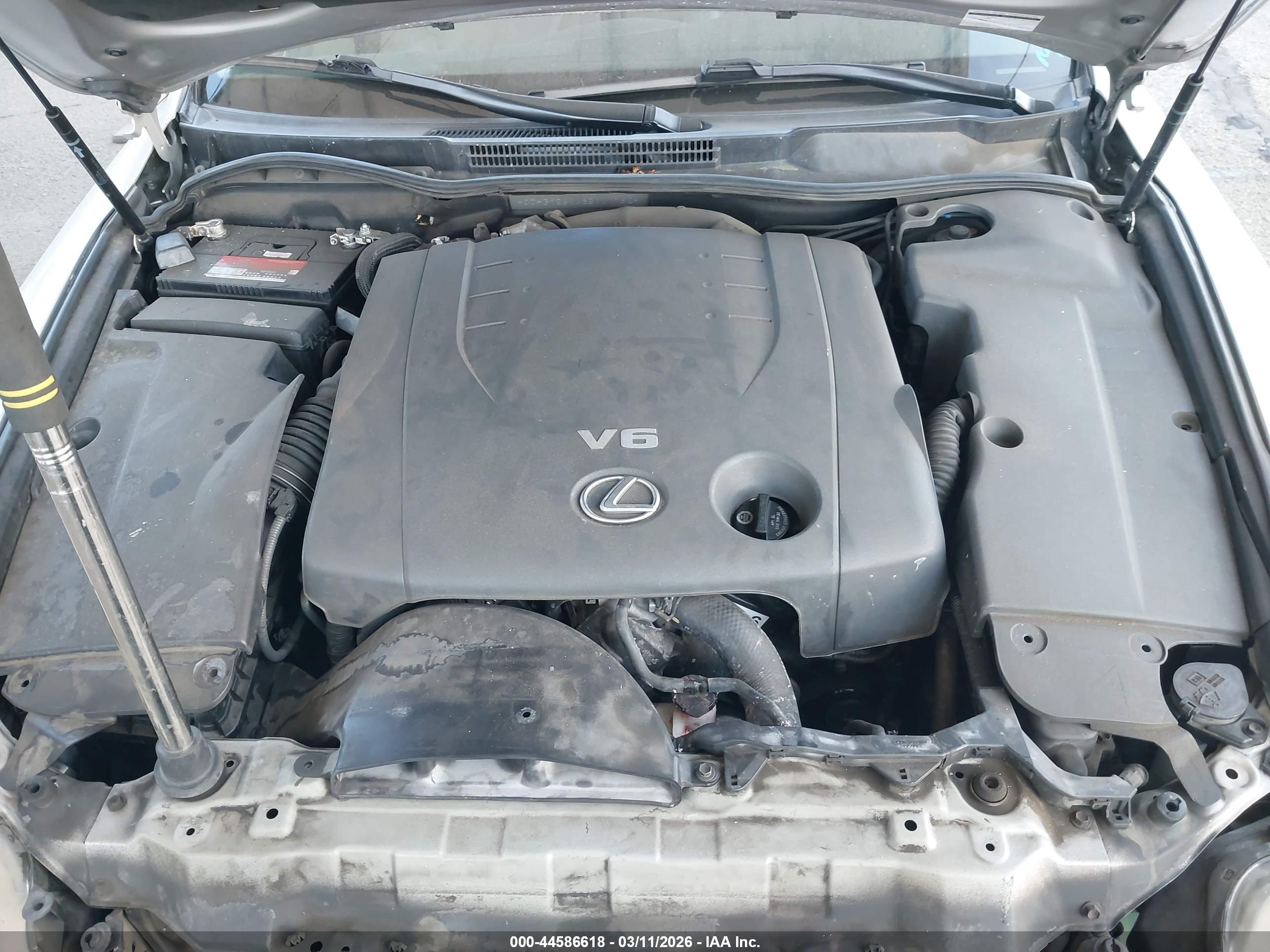 LEXUS IS image 10