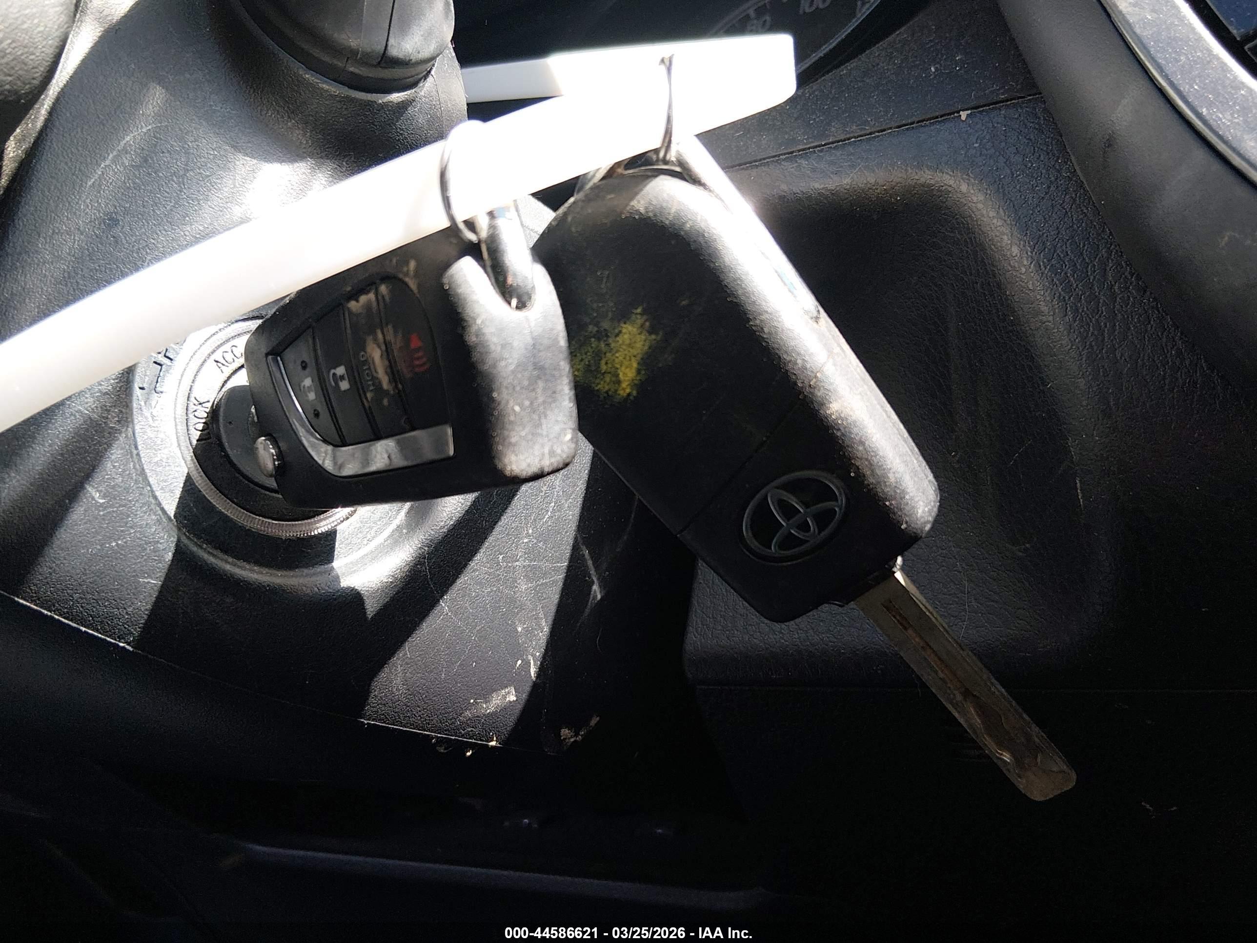 TOYOTA CAMRY image 11