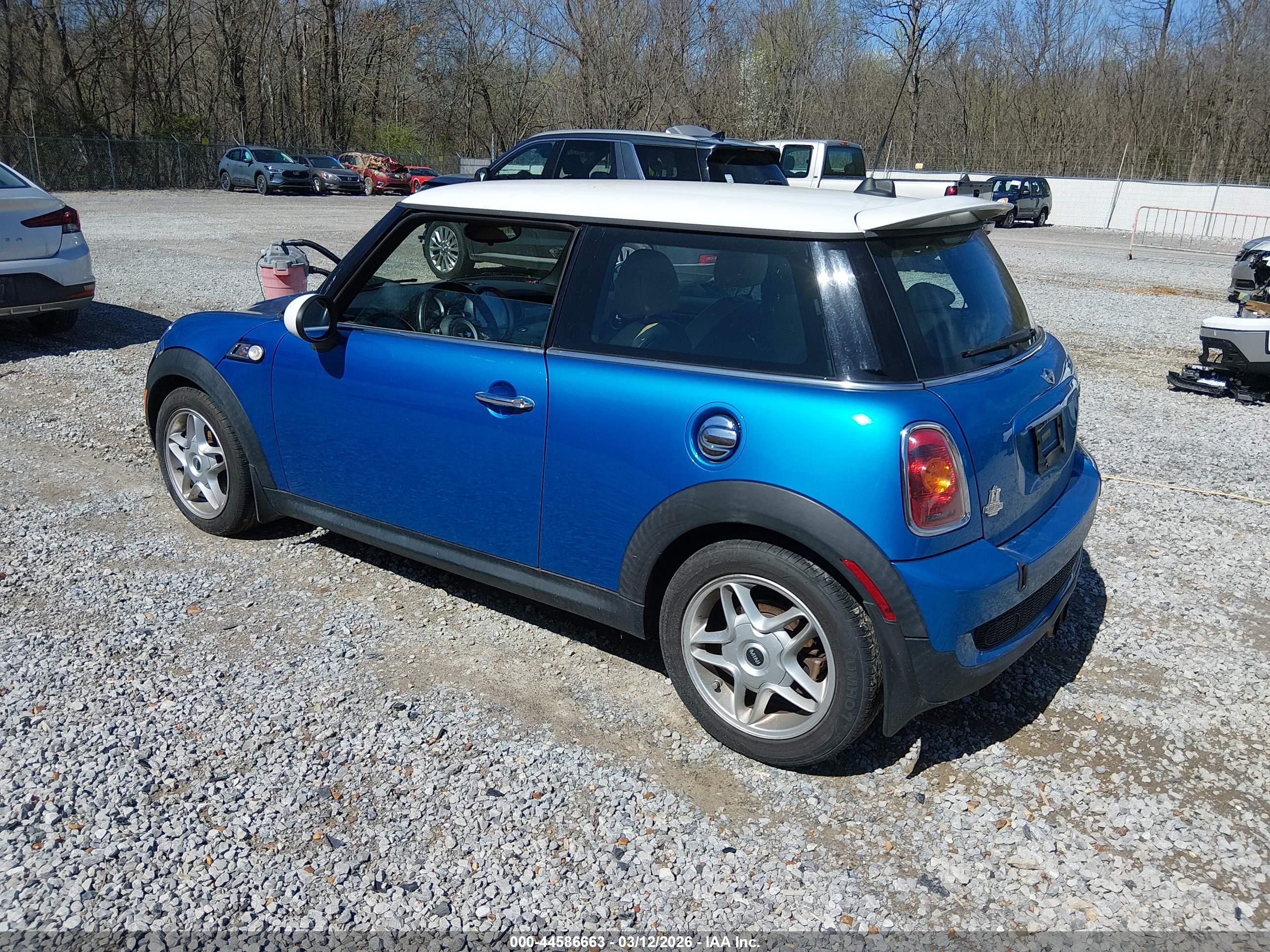 MINI COOPER image 3
