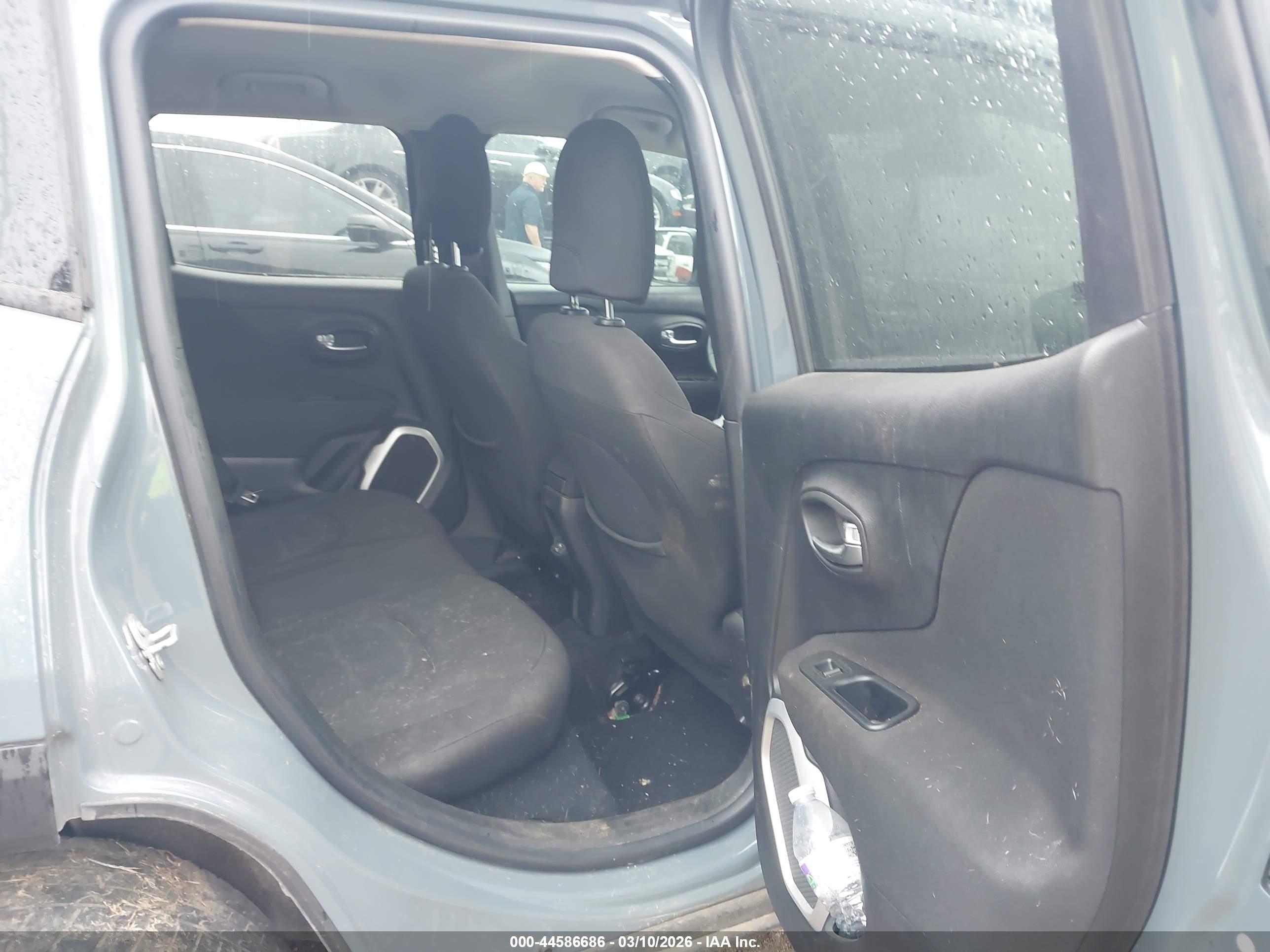 JEEP RENEGADE image 8