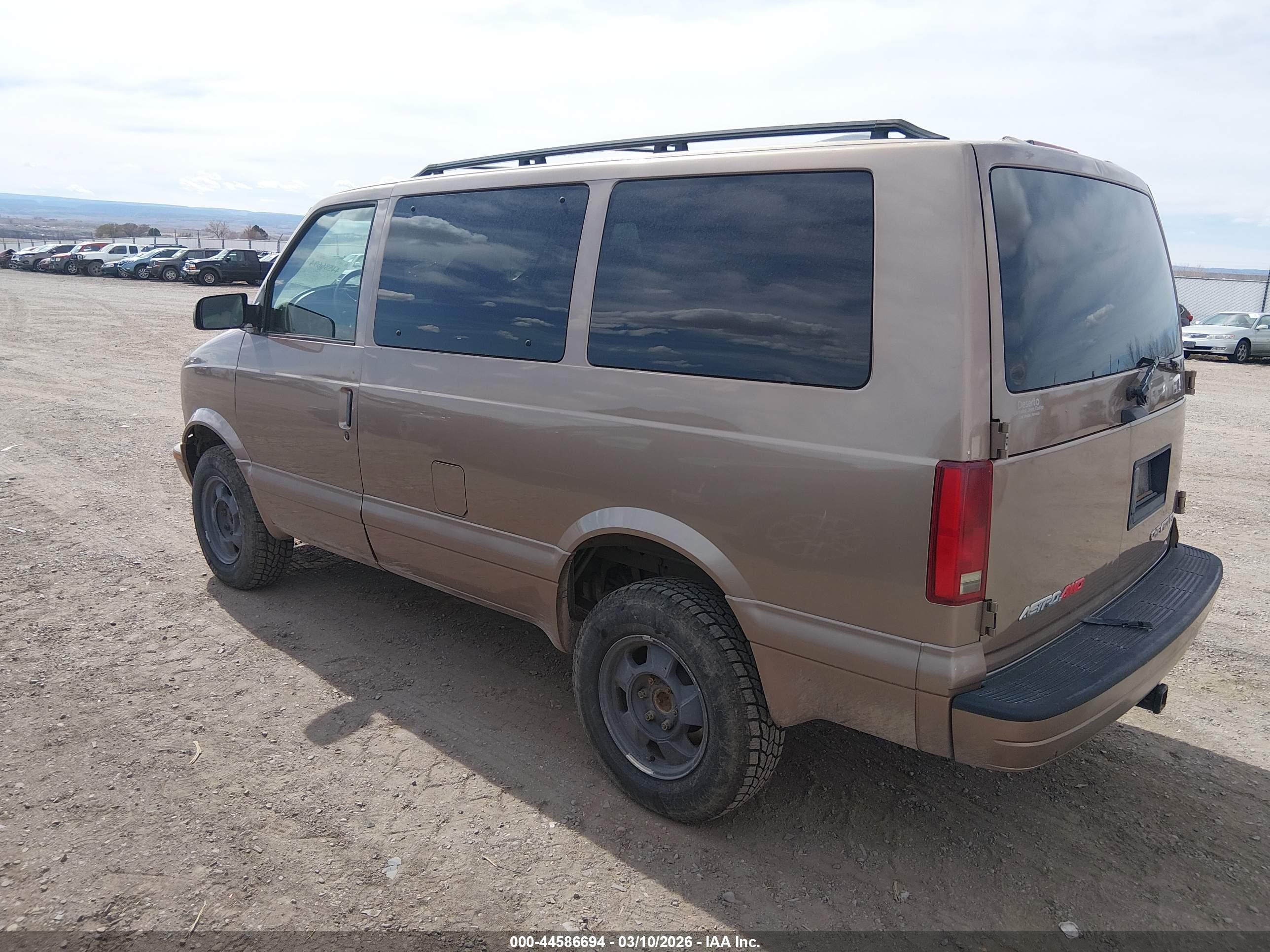 CHEVROLET ASTRO image 3