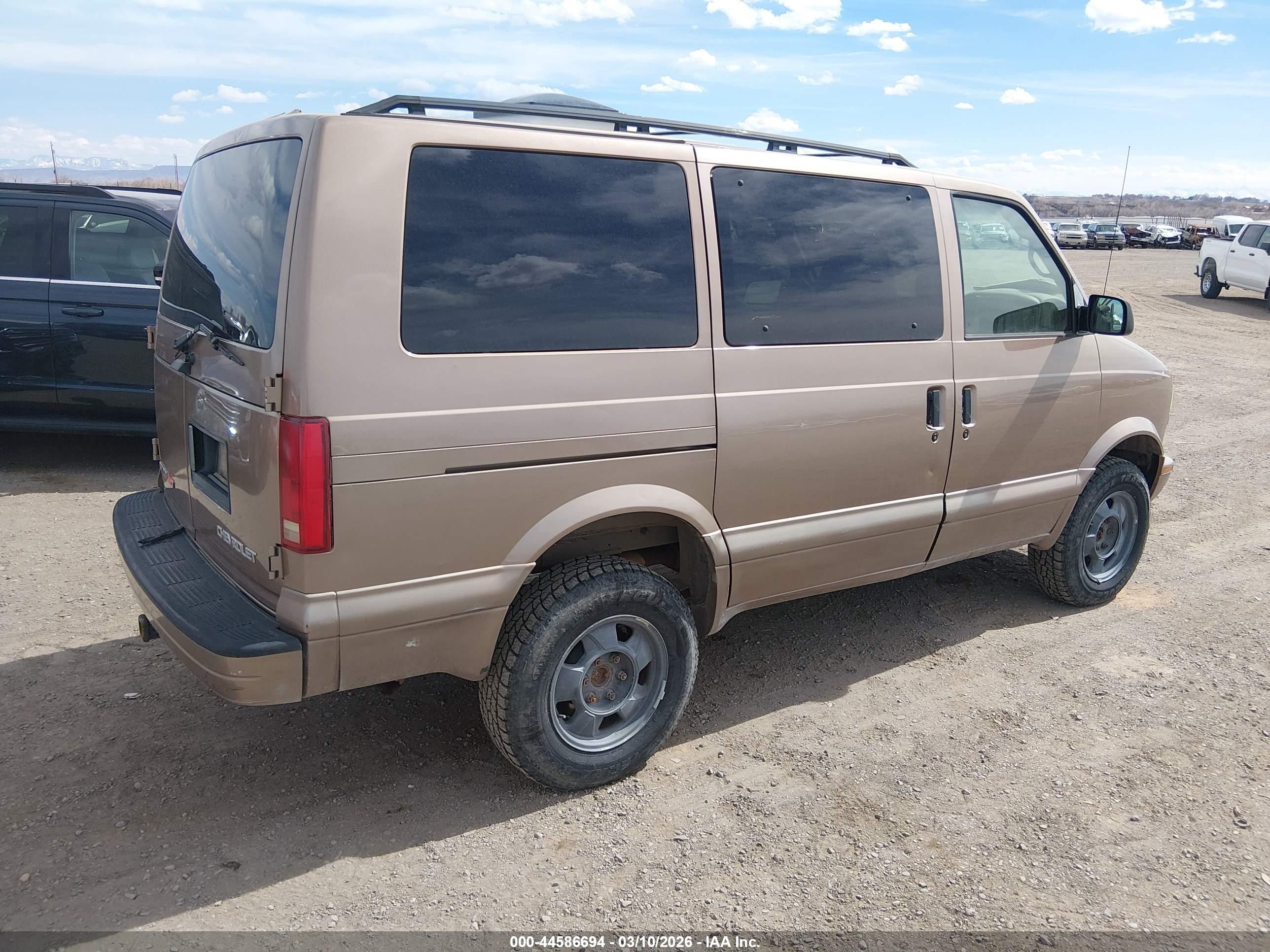 CHEVROLET ASTRO image 4