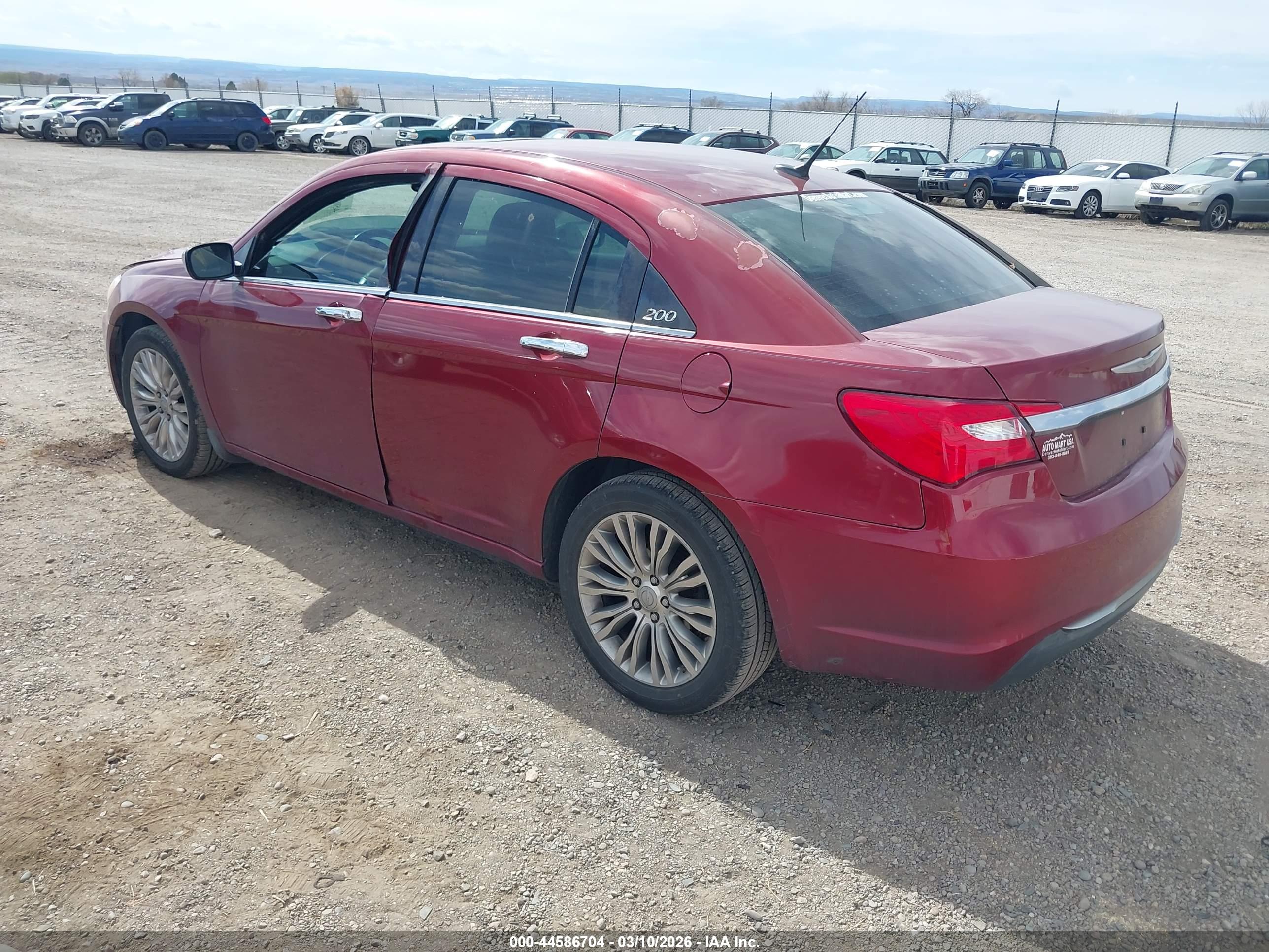 CHRYSLER 200 image 3