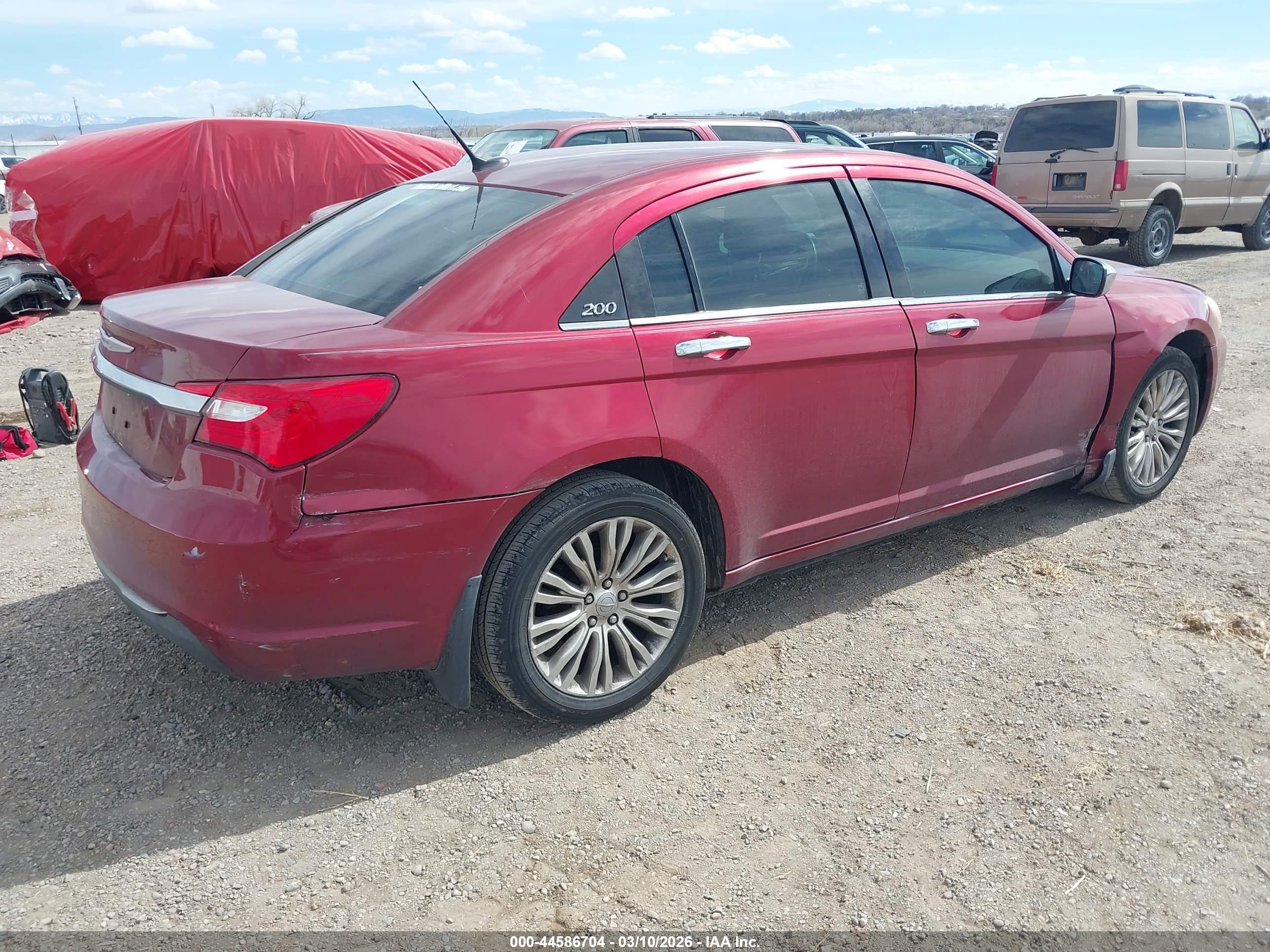CHRYSLER 200 image 4