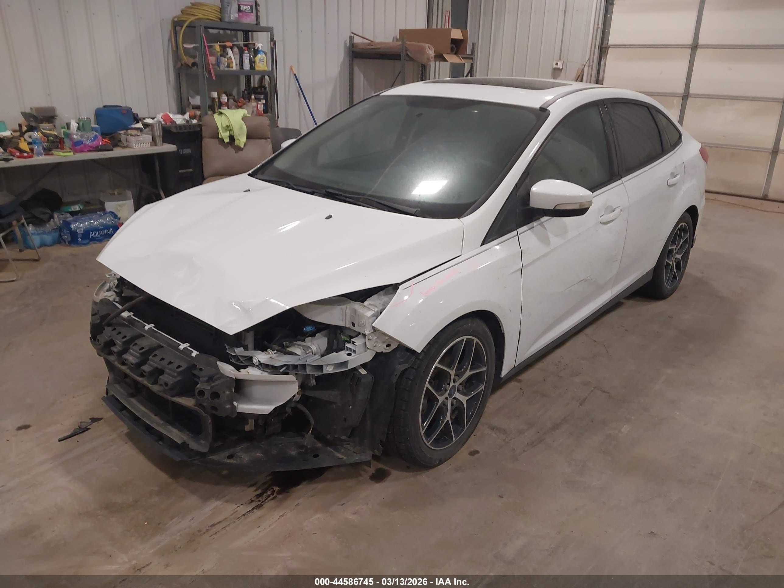 FORD FOCUS image 2