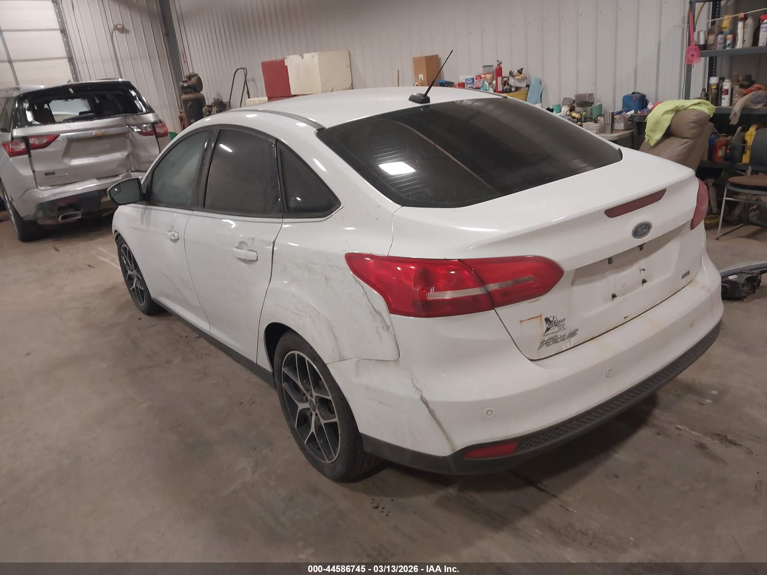 FORD FOCUS image 3