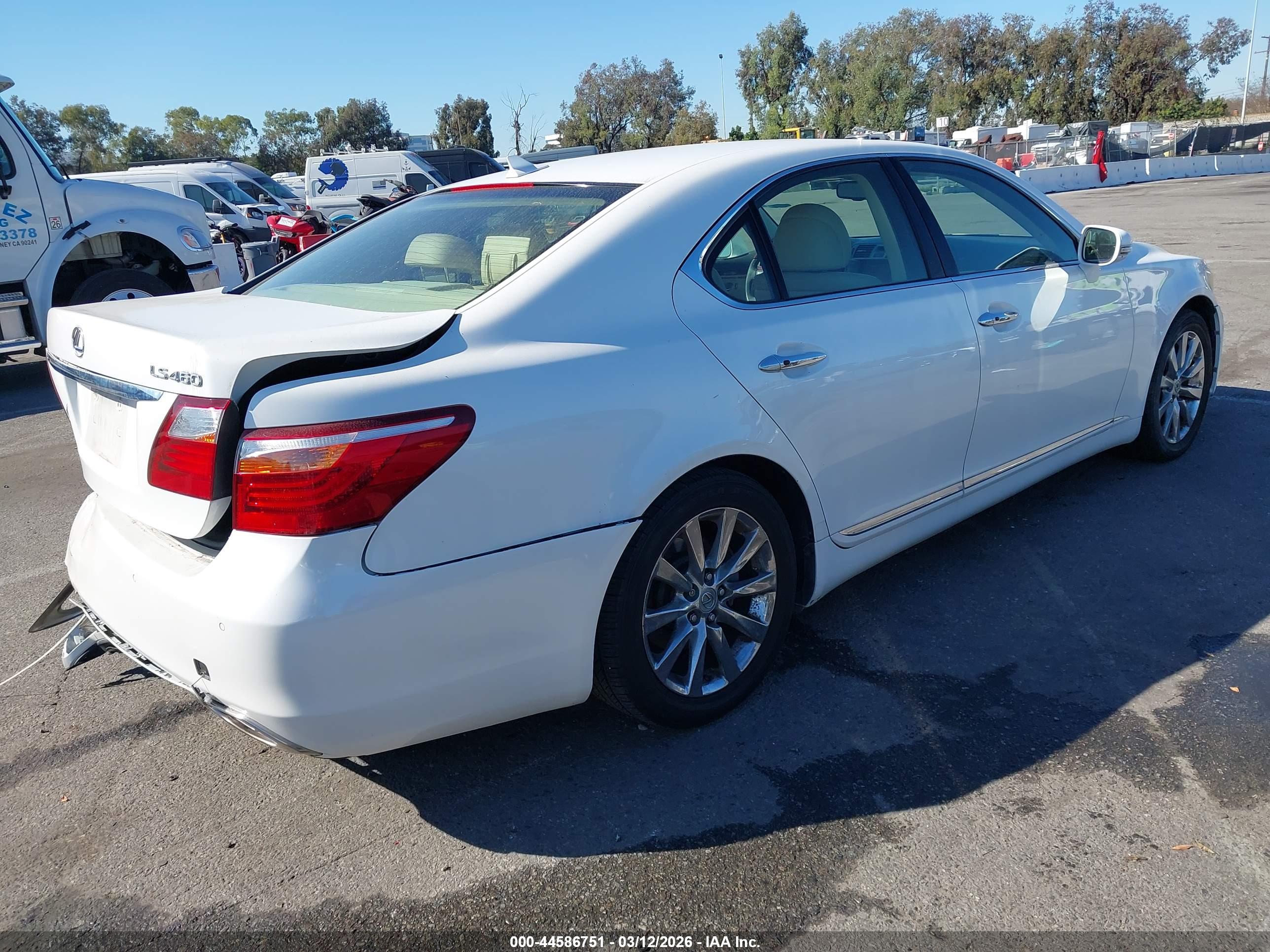 LEXUS LS image 4