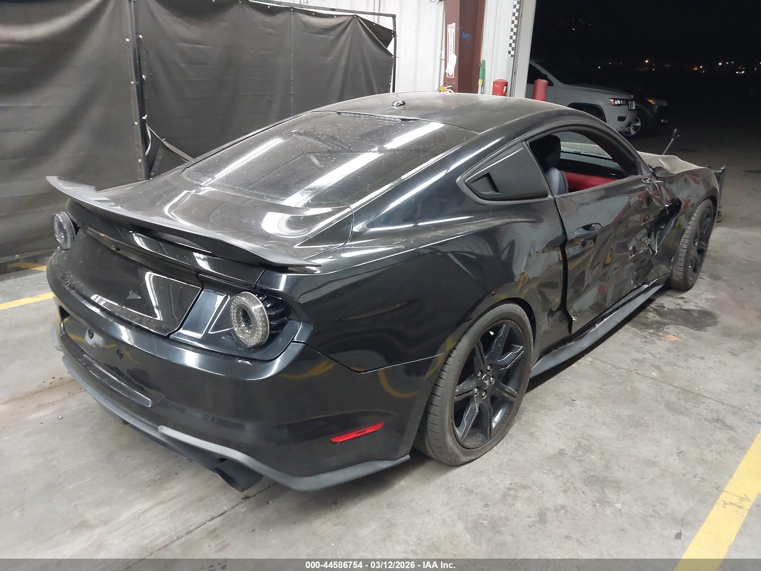FORD MUSTANG image 4