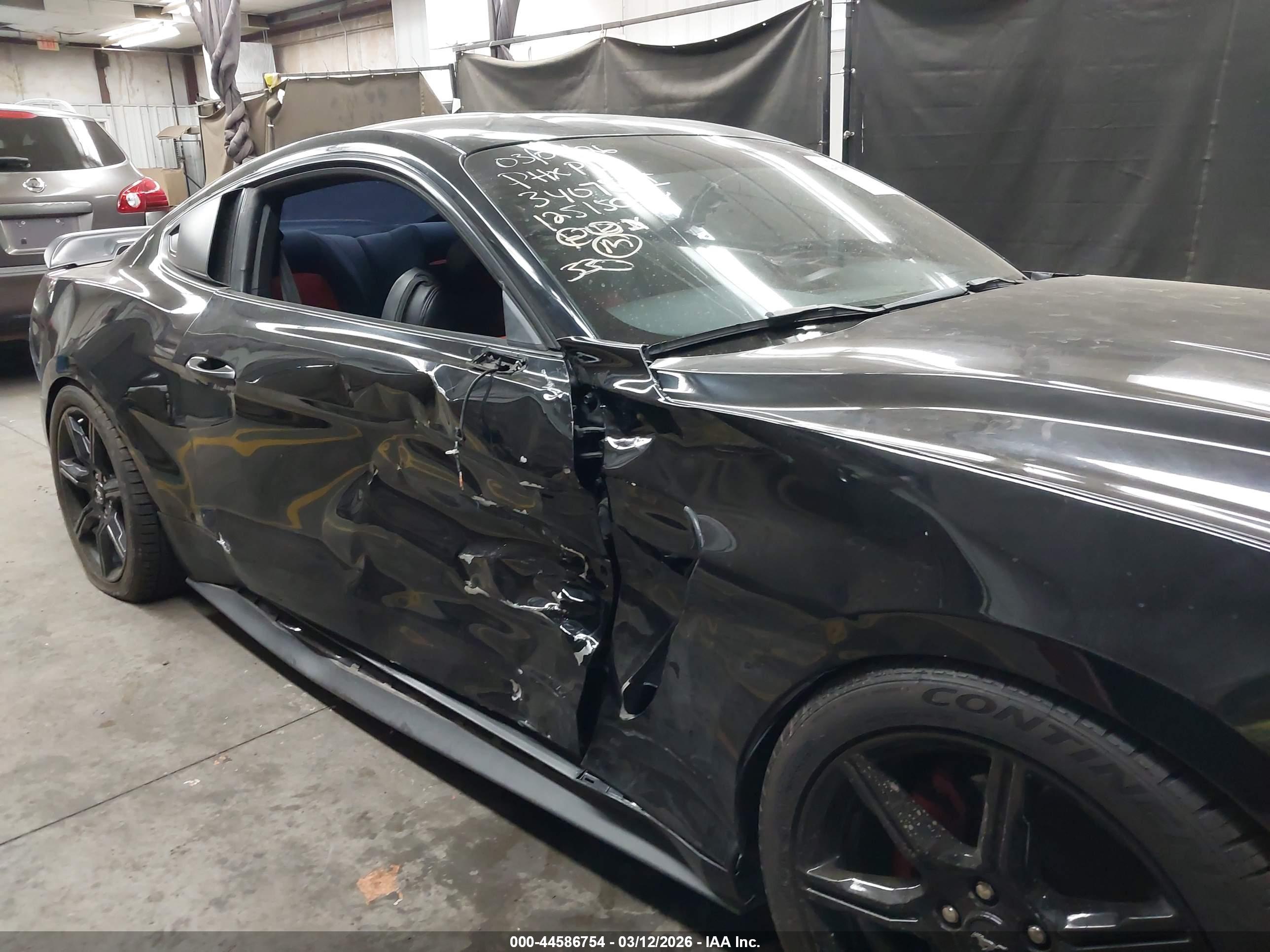 FORD MUSTANG image 6