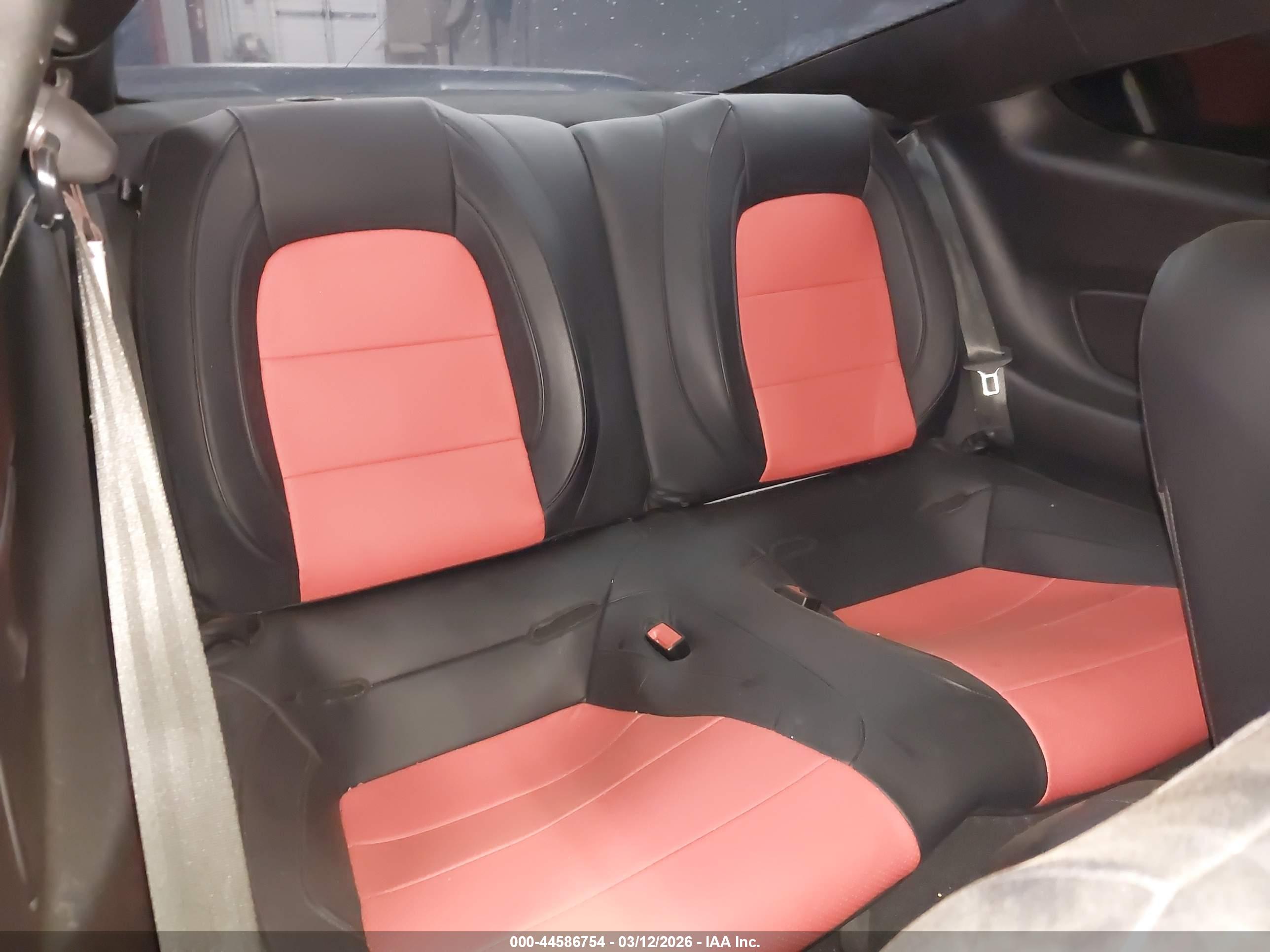 FORD MUSTANG image 8