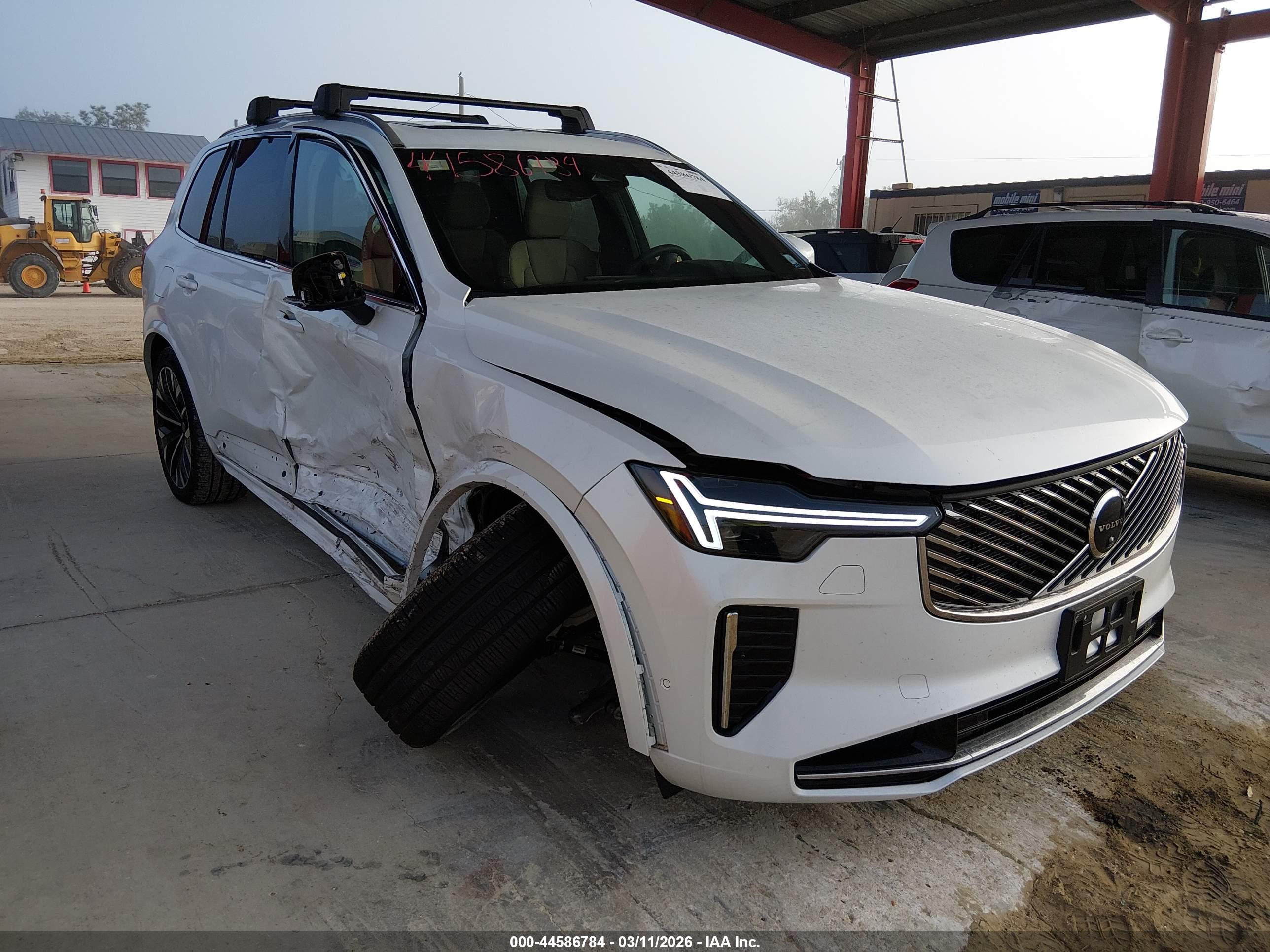 VOLVO XC90 image 6