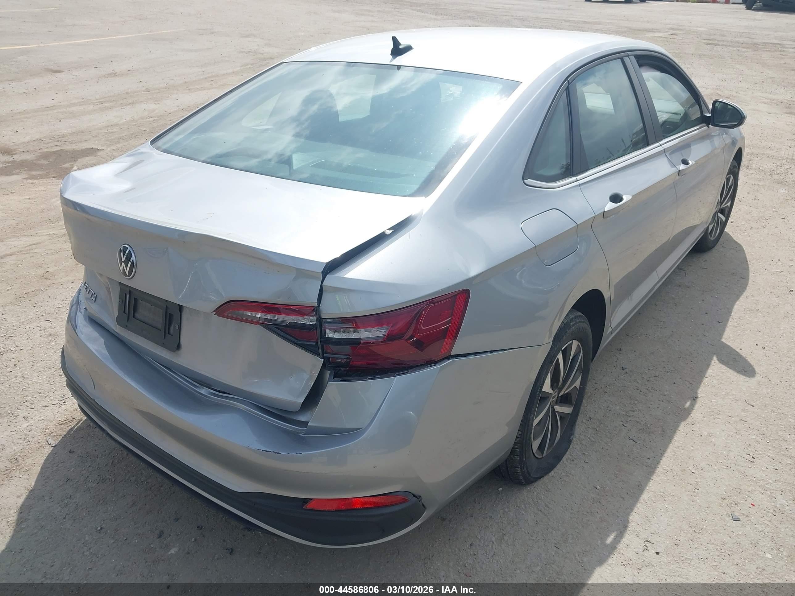 VOLKSWAGEN JETTA image 4