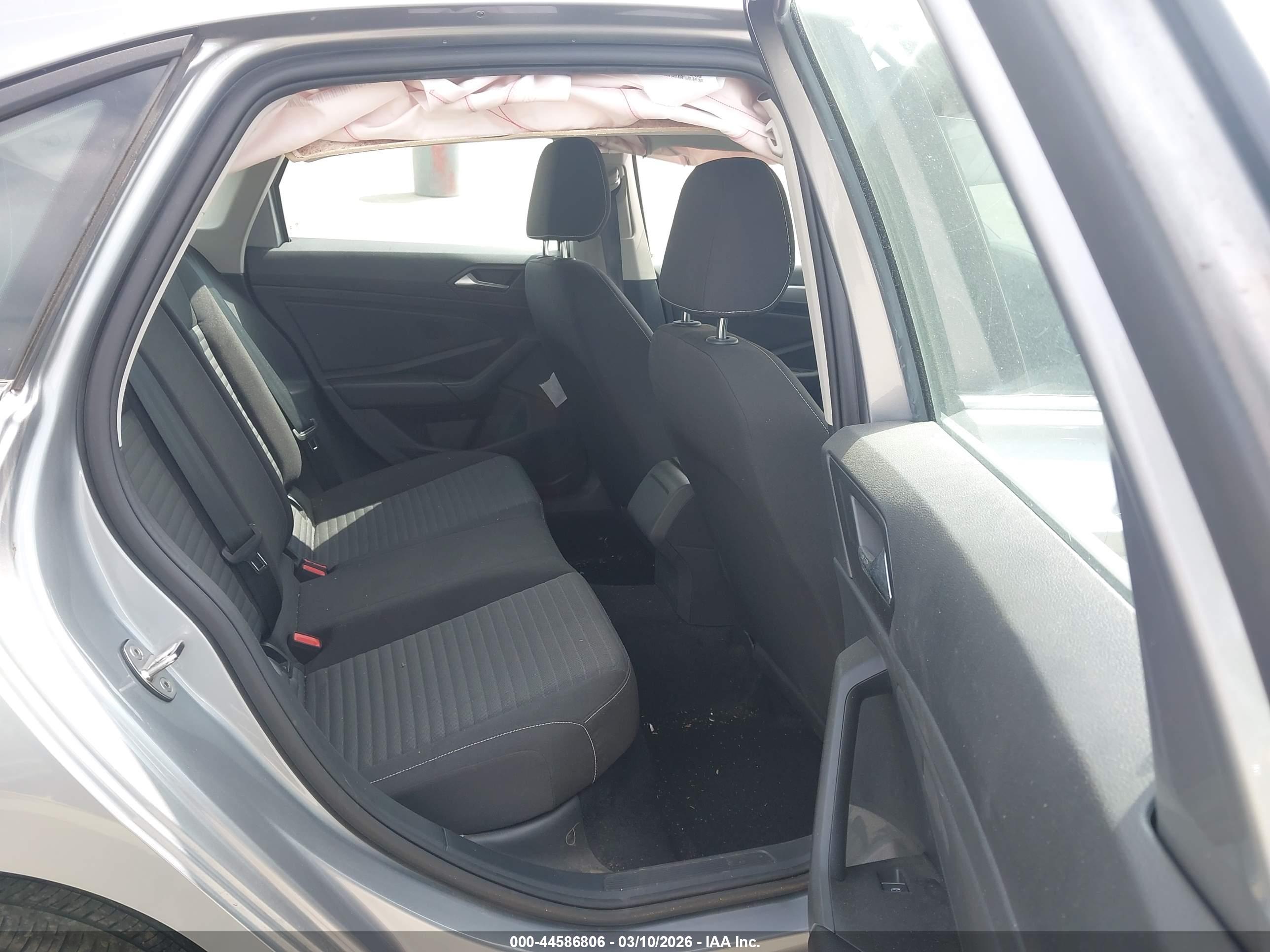 VOLKSWAGEN JETTA image 8