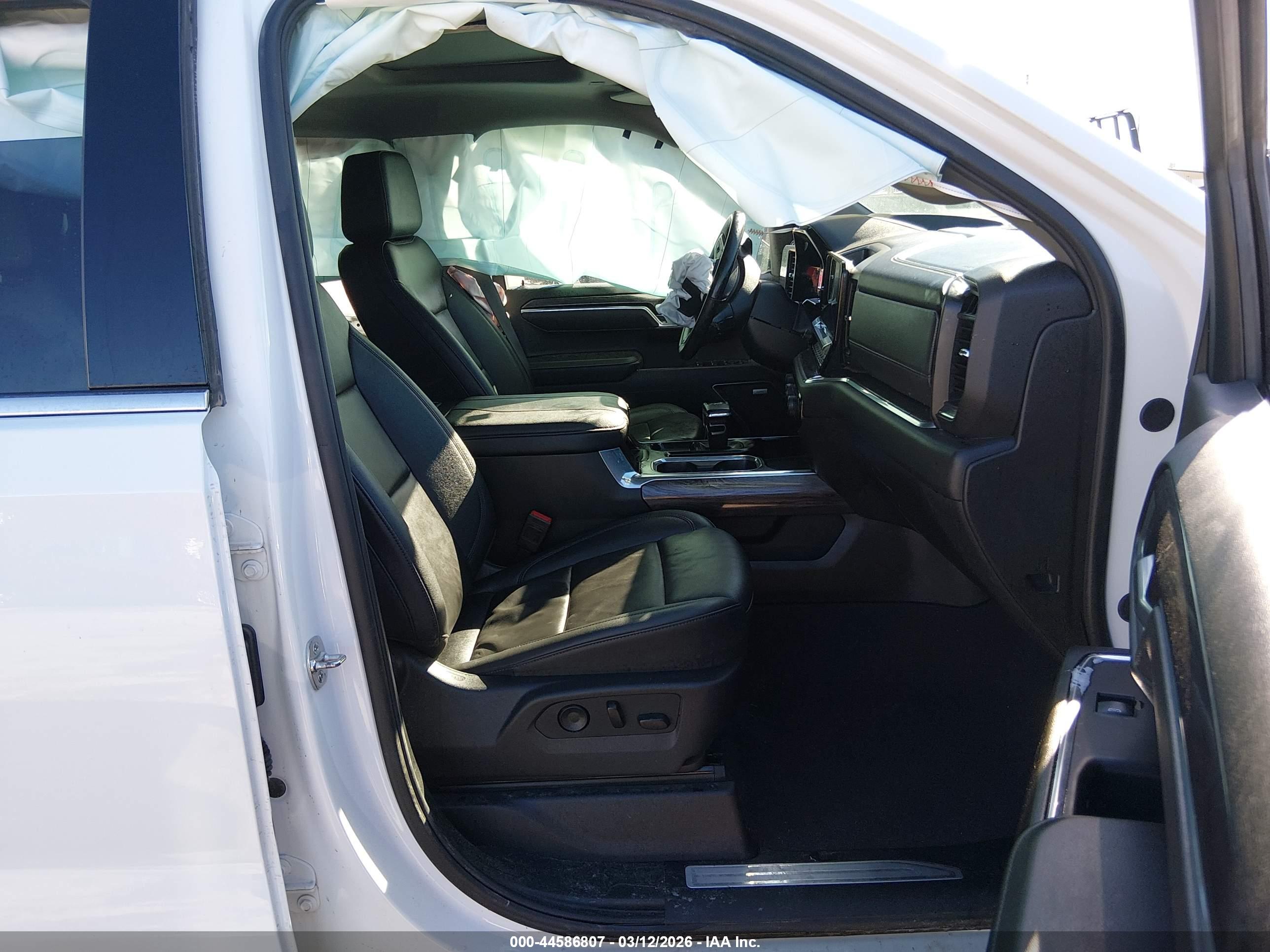 CHEVROLET SILVERADO image 5