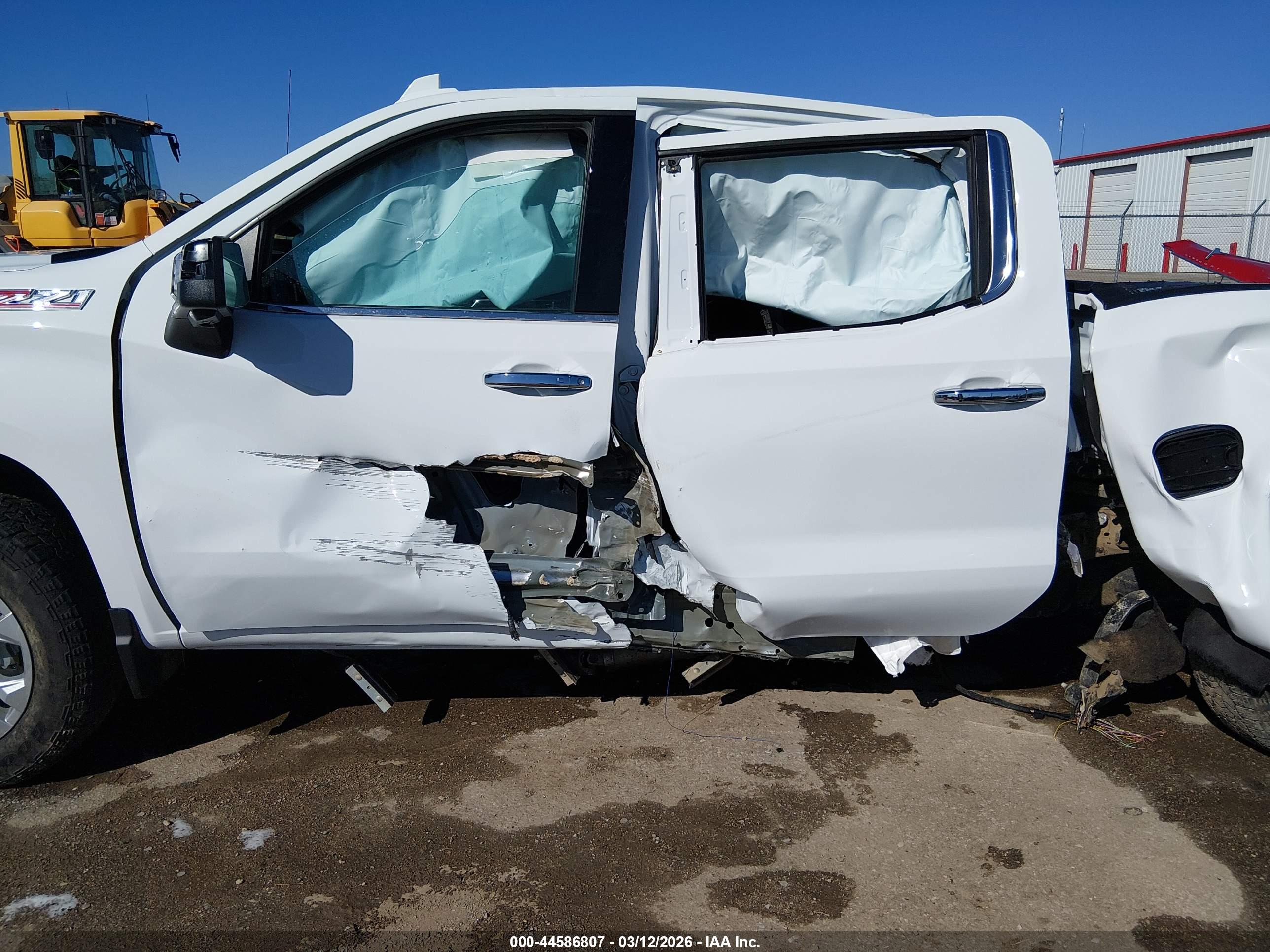 CHEVROLET SILVERADO image 6