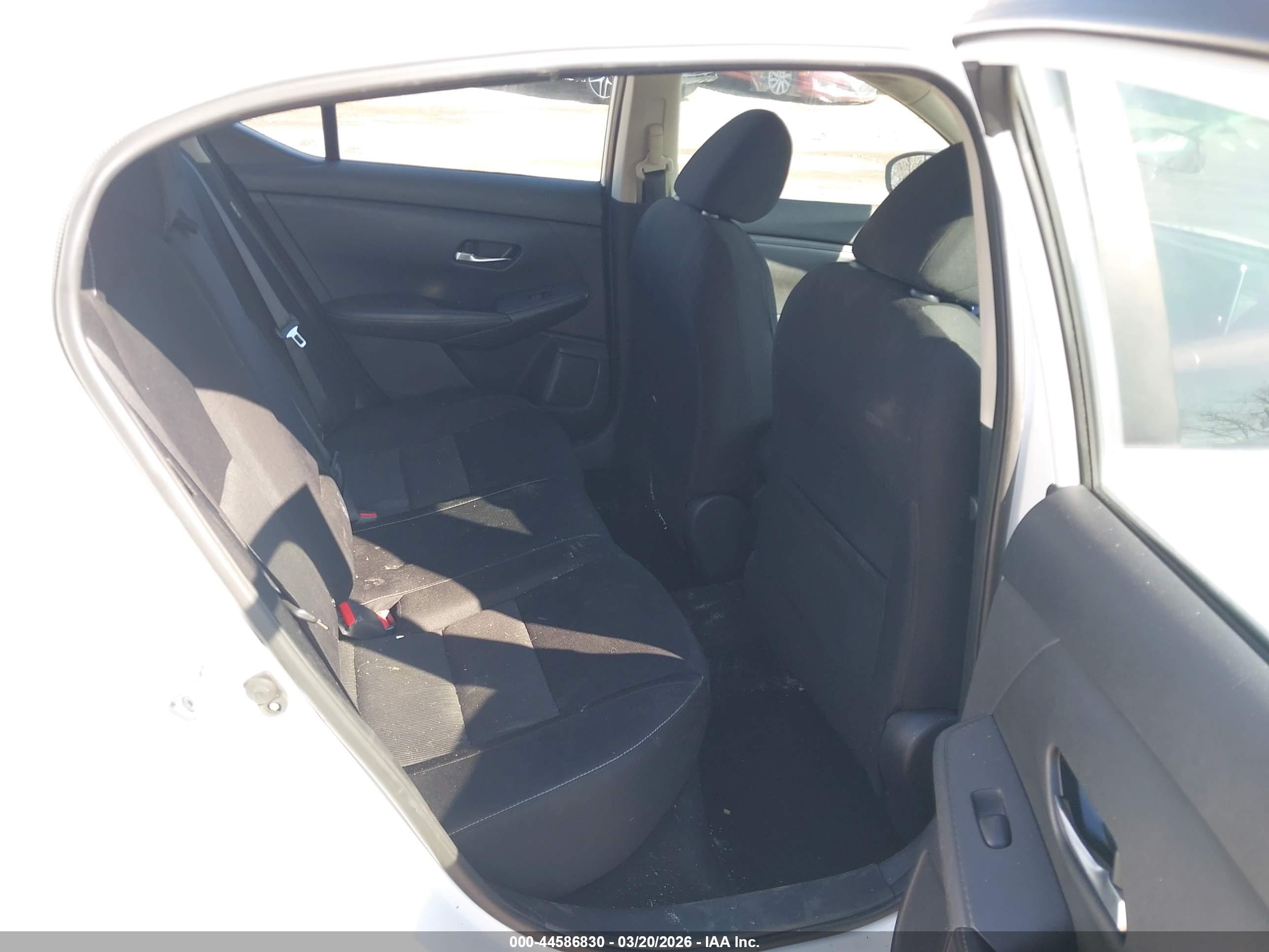 NISSAN SENTRA image 8