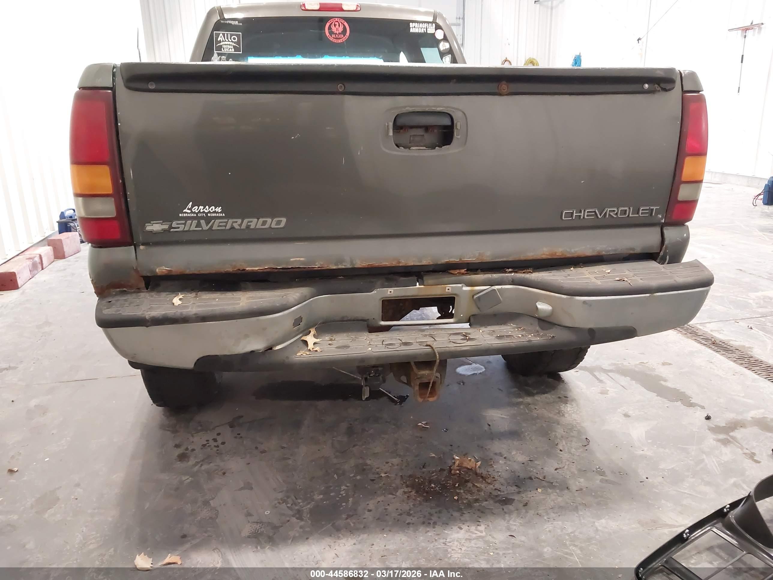 CHEVROLET SILVERADO image 6