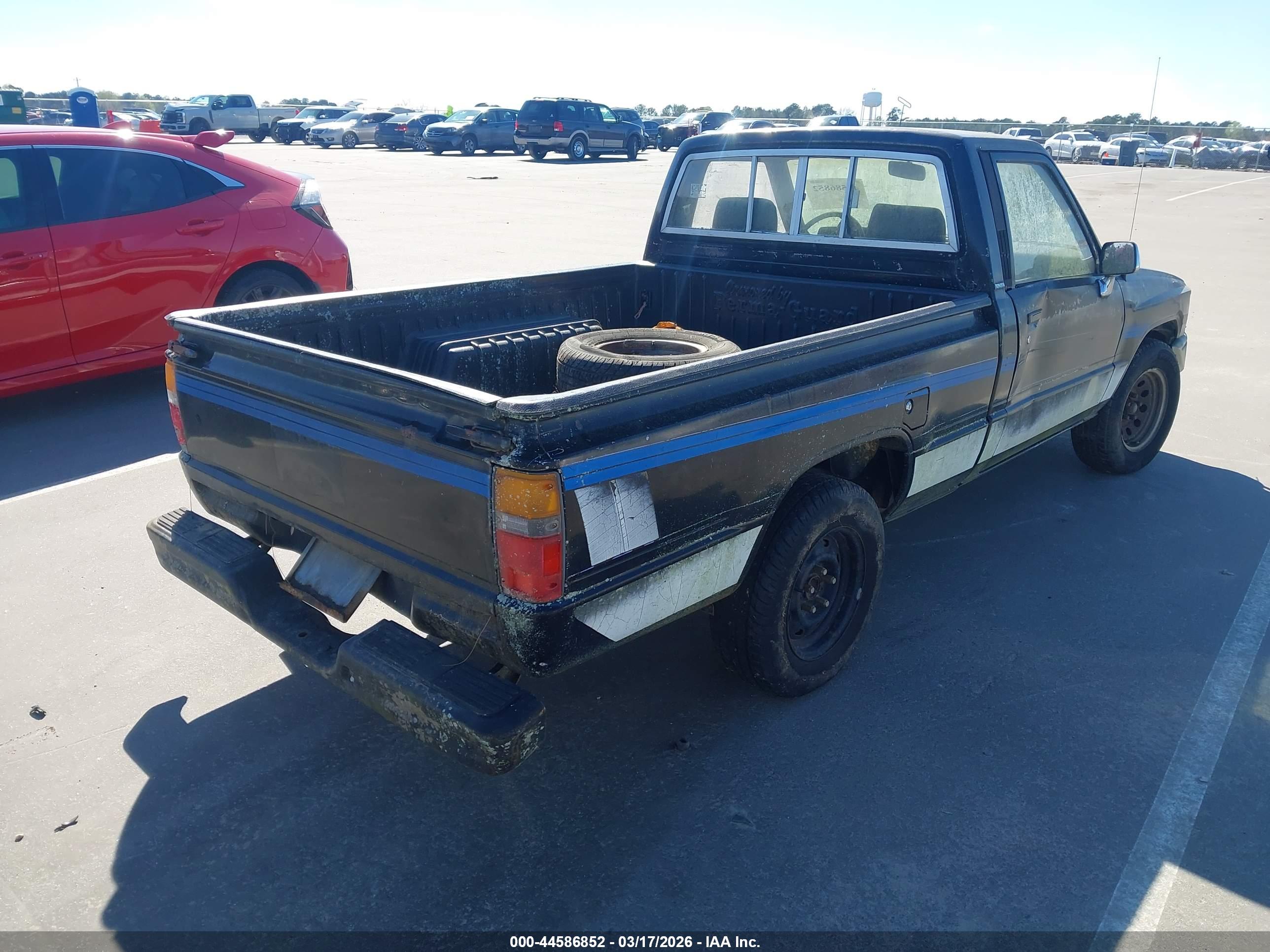 TOYOTA PICKUP image 4