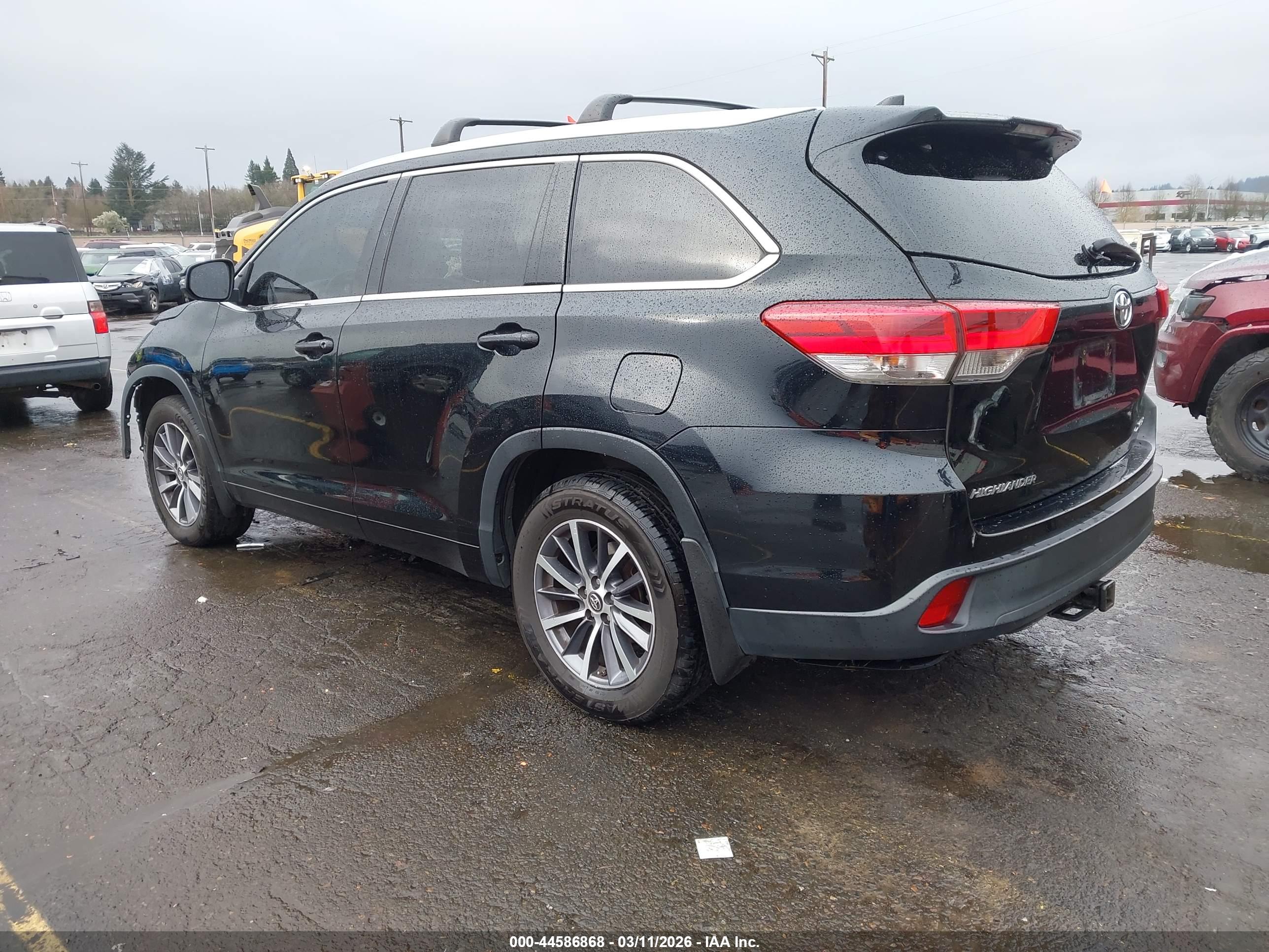 TOYOTA HIGHLANDER image 3