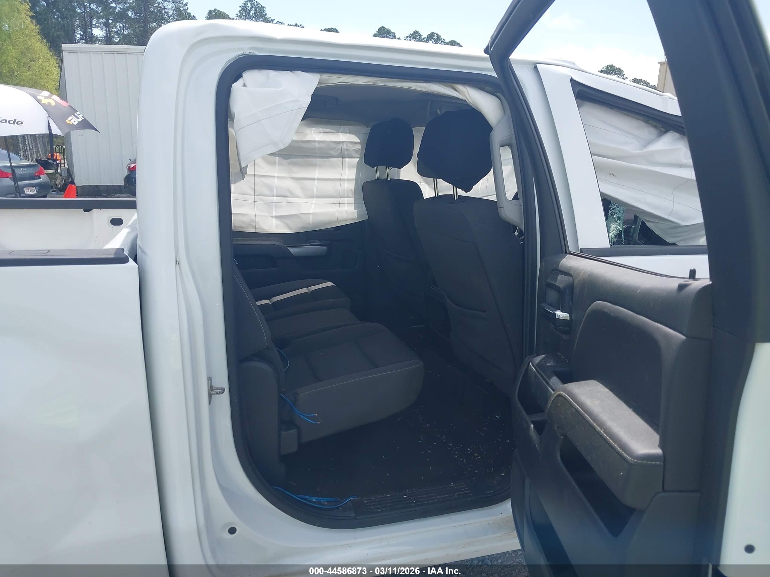 CHEVROLET SILVERADO image 8