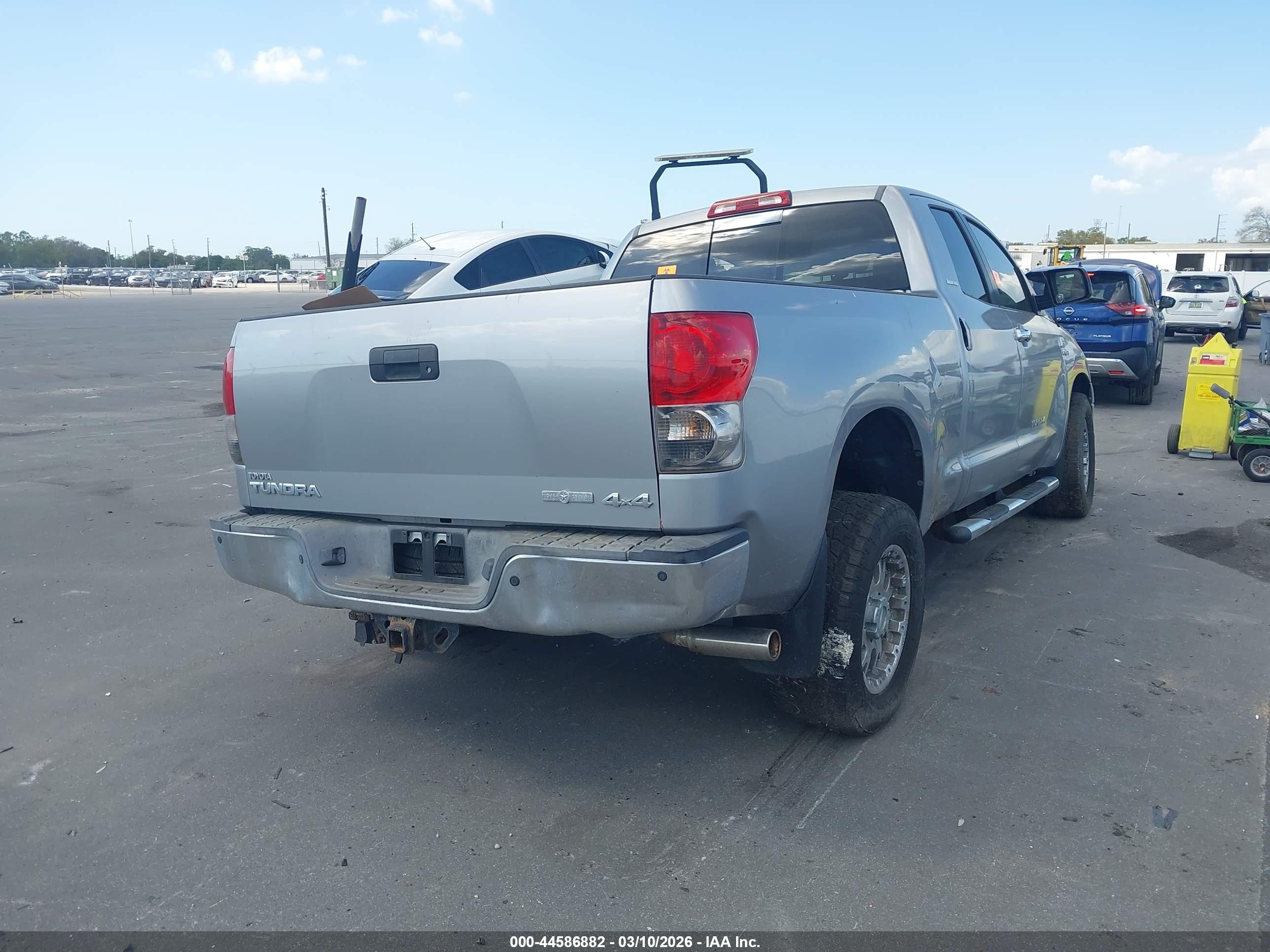 TOYOTA TUNDRA image 4