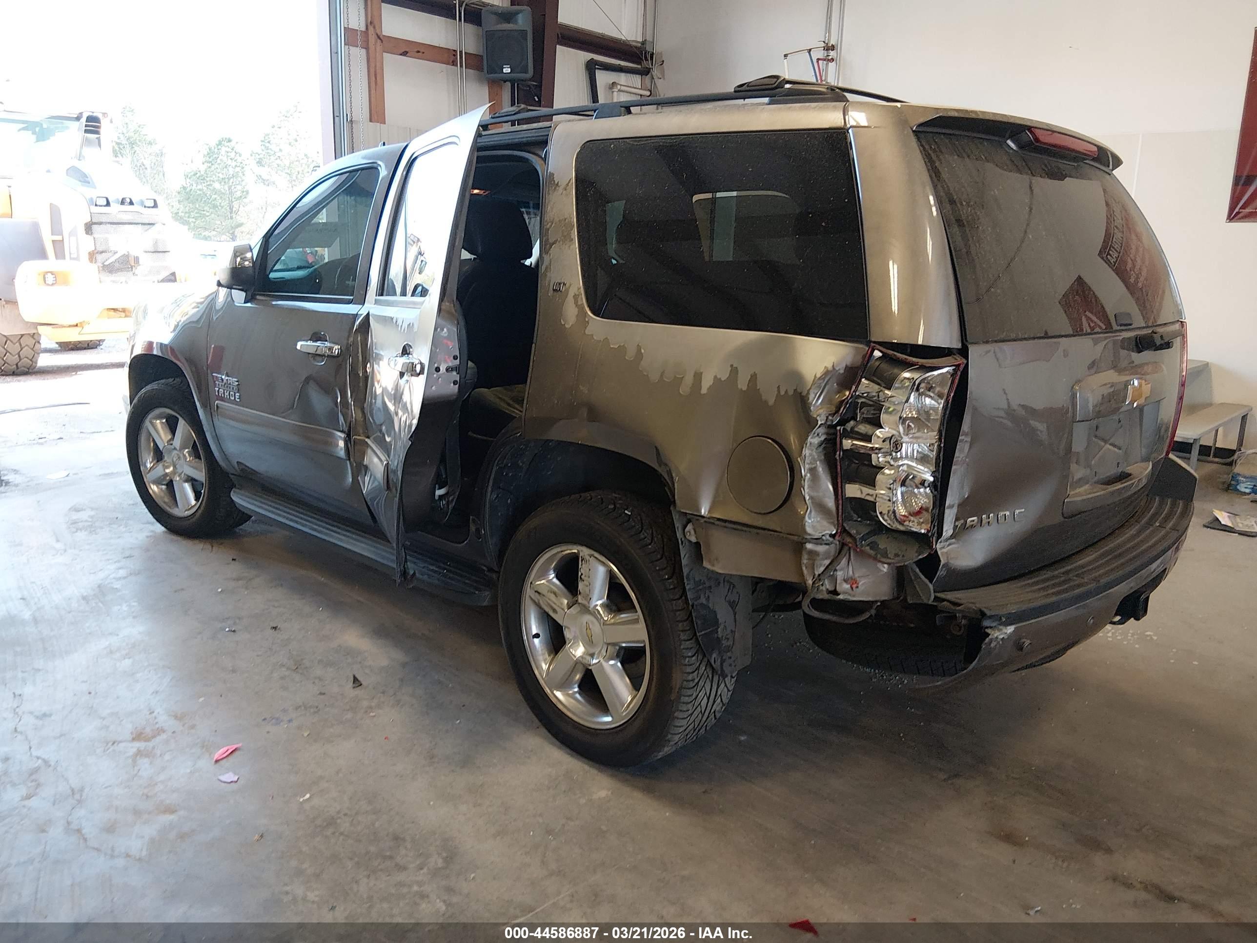 CHEVROLET TAHOE image 3