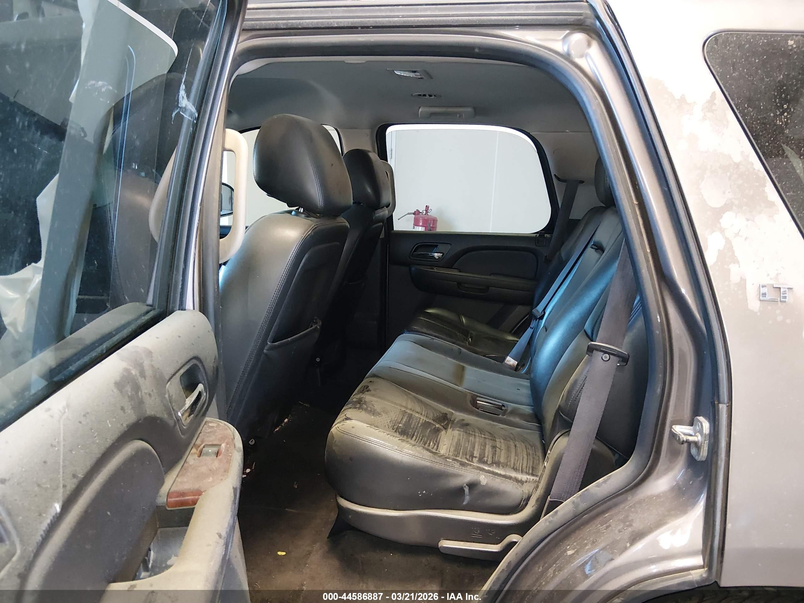 CHEVROLET TAHOE image 8