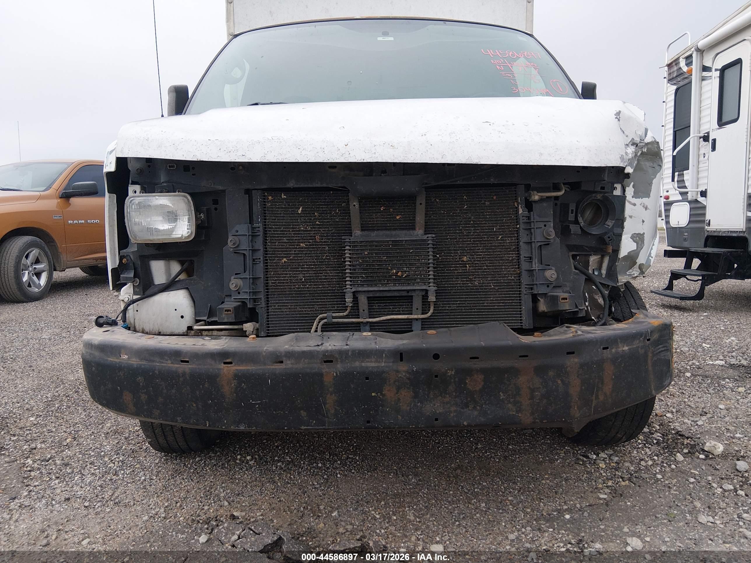 GMC SAVANA image 6