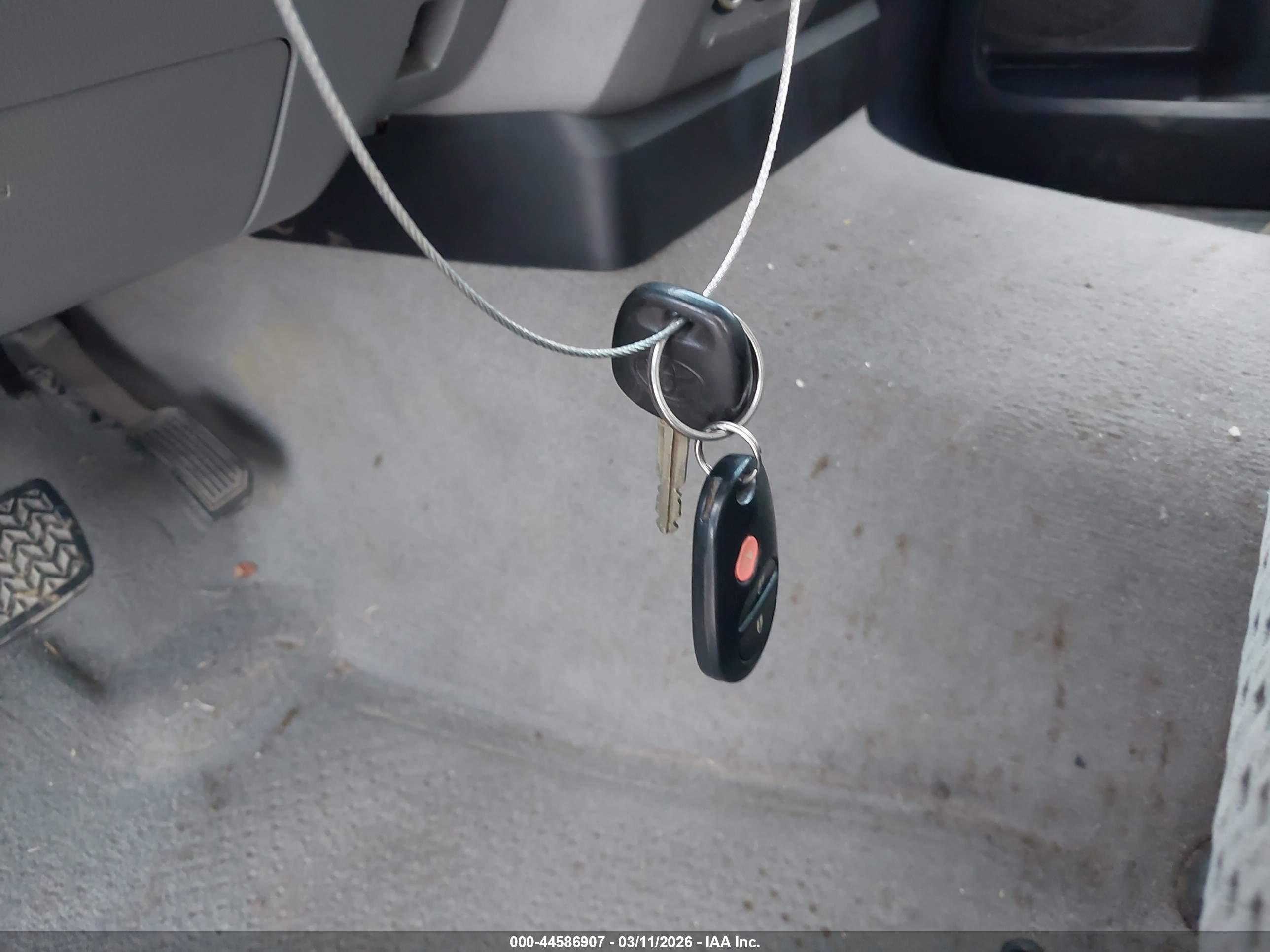 TOYOTA TUNDRA image 11