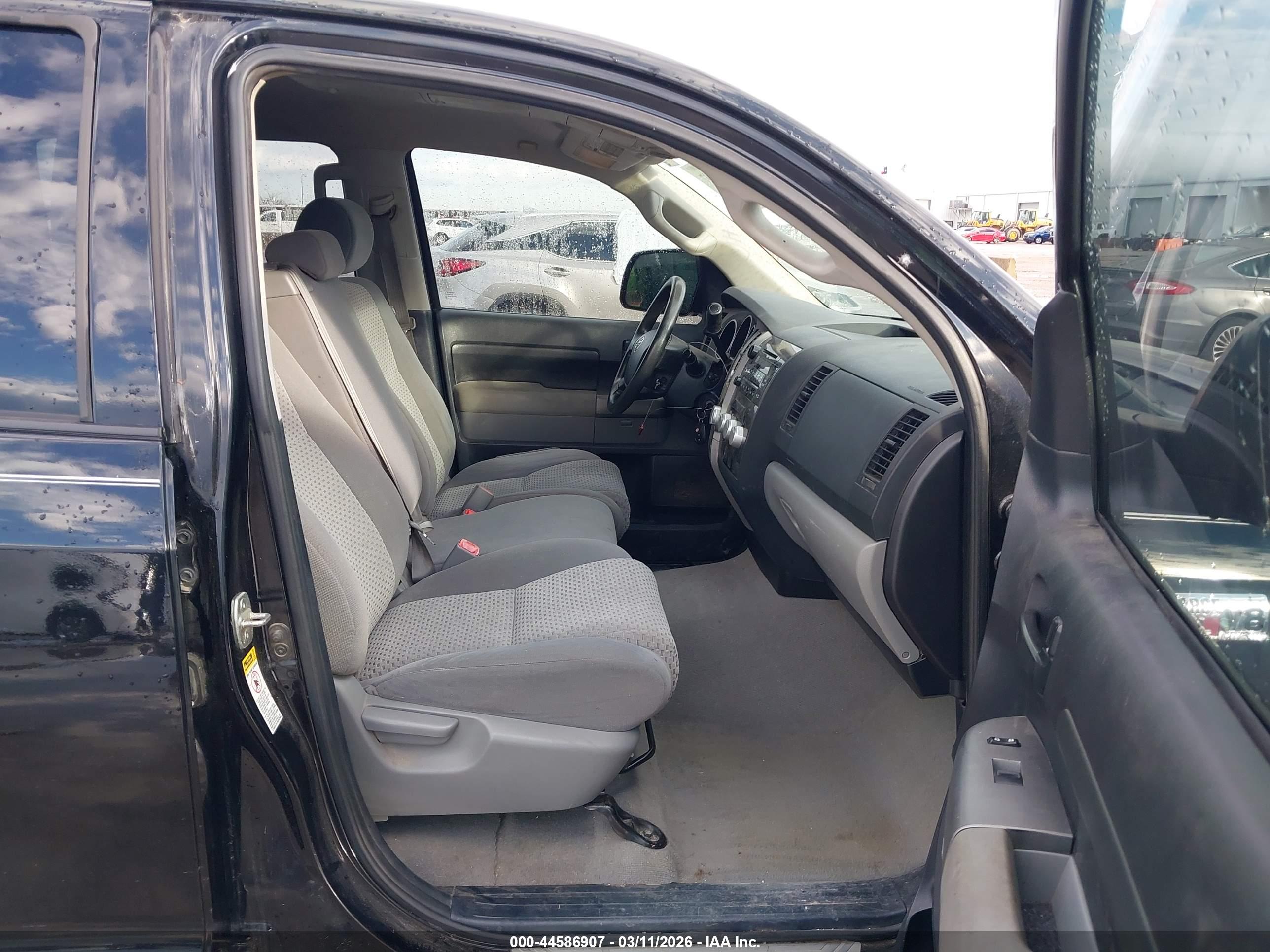 TOYOTA TUNDRA image 5