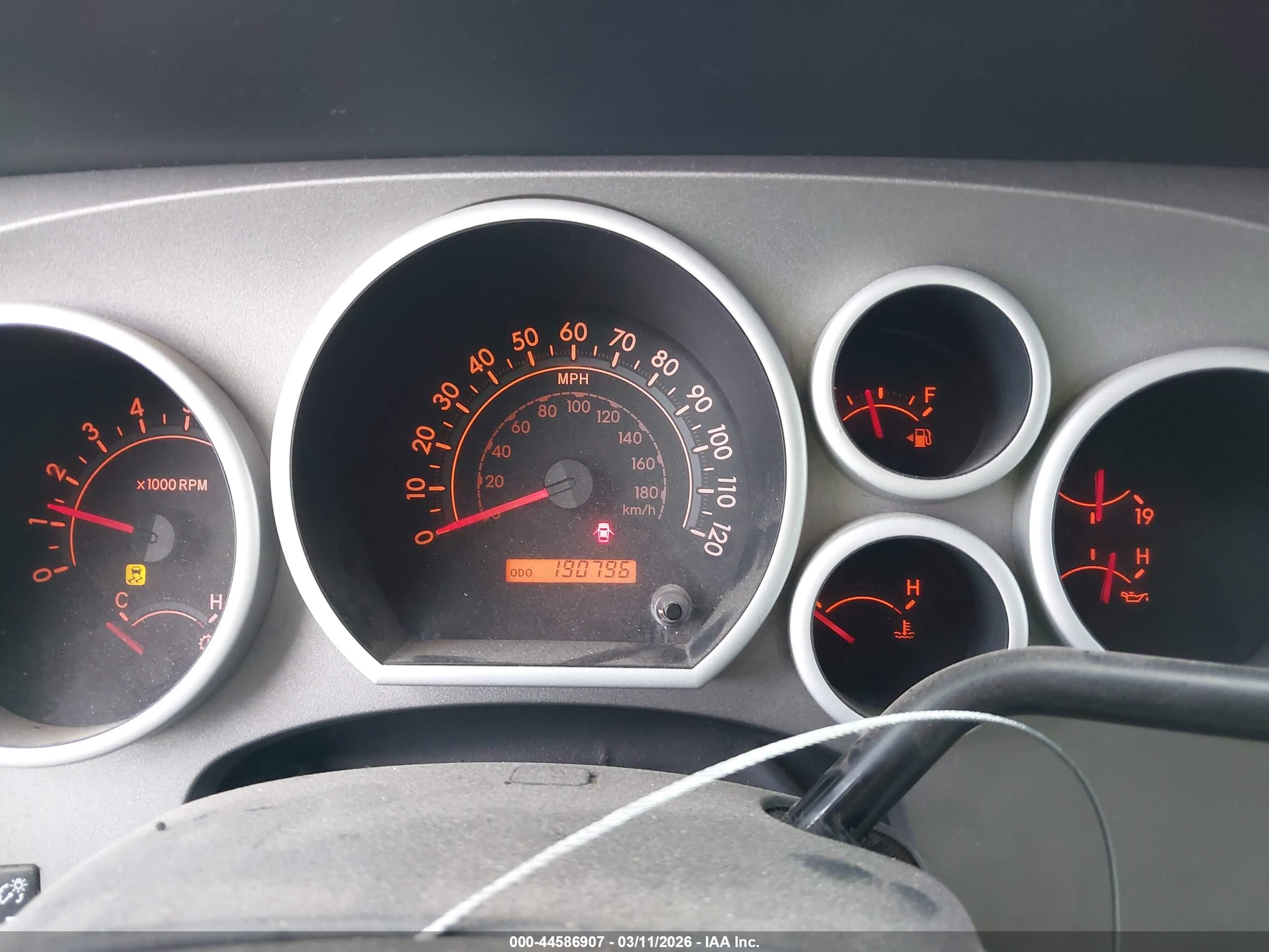 TOYOTA TUNDRA image 7