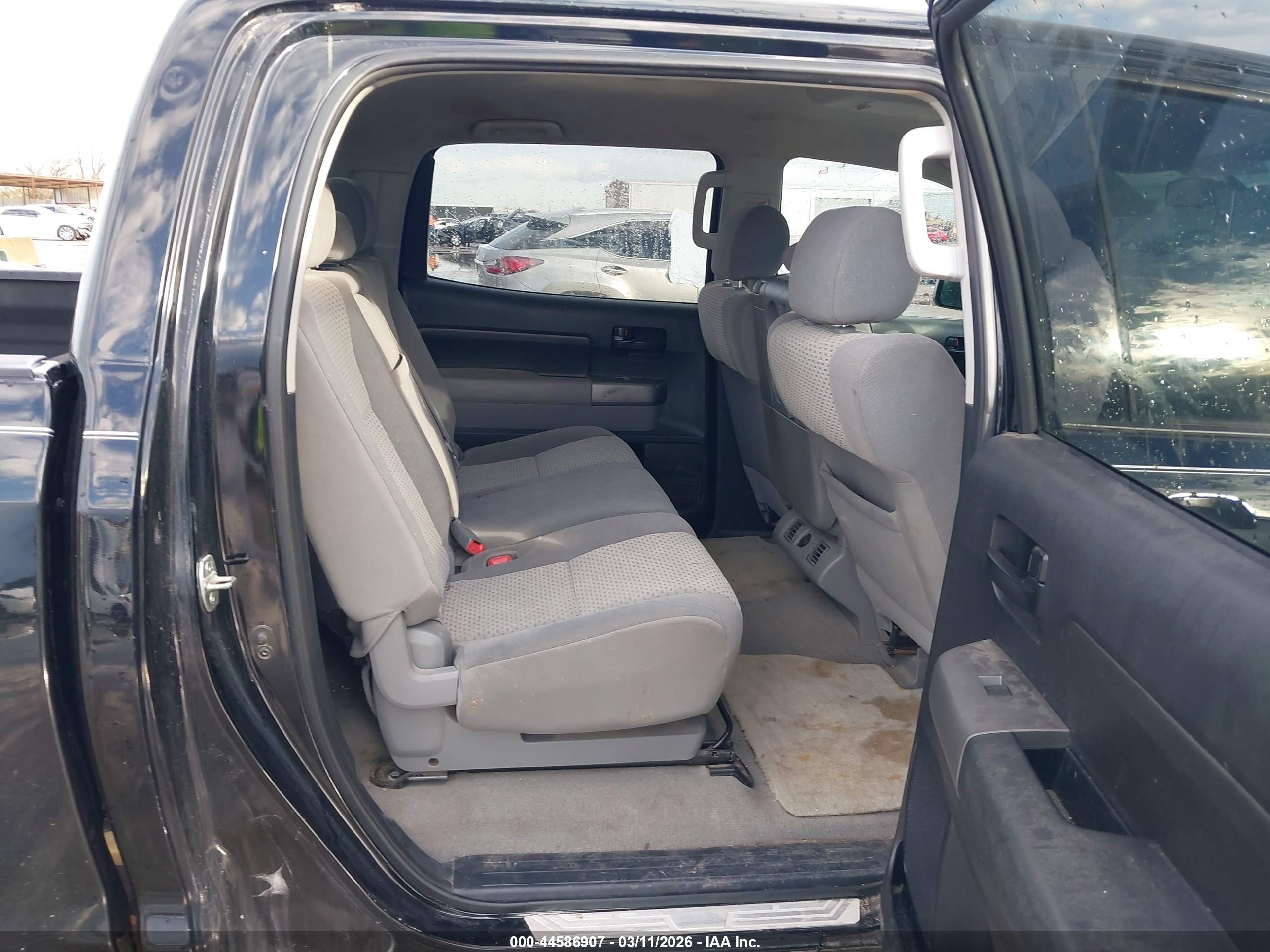 TOYOTA TUNDRA image 8